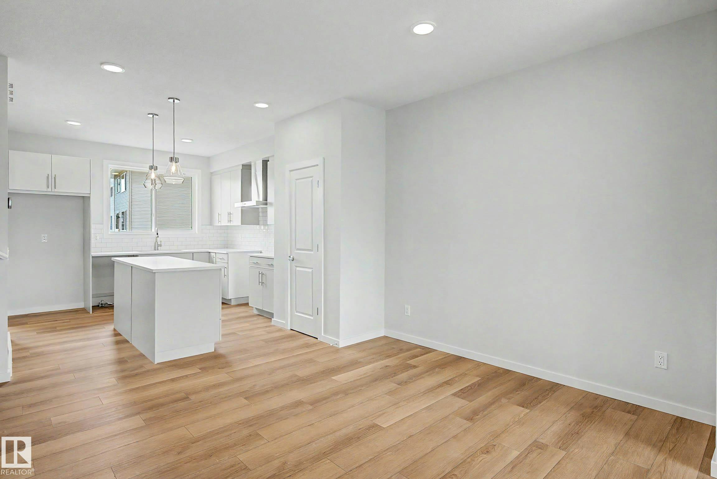 21120 25 Ave, Edmonton, AB, T6M 3H1 - 9