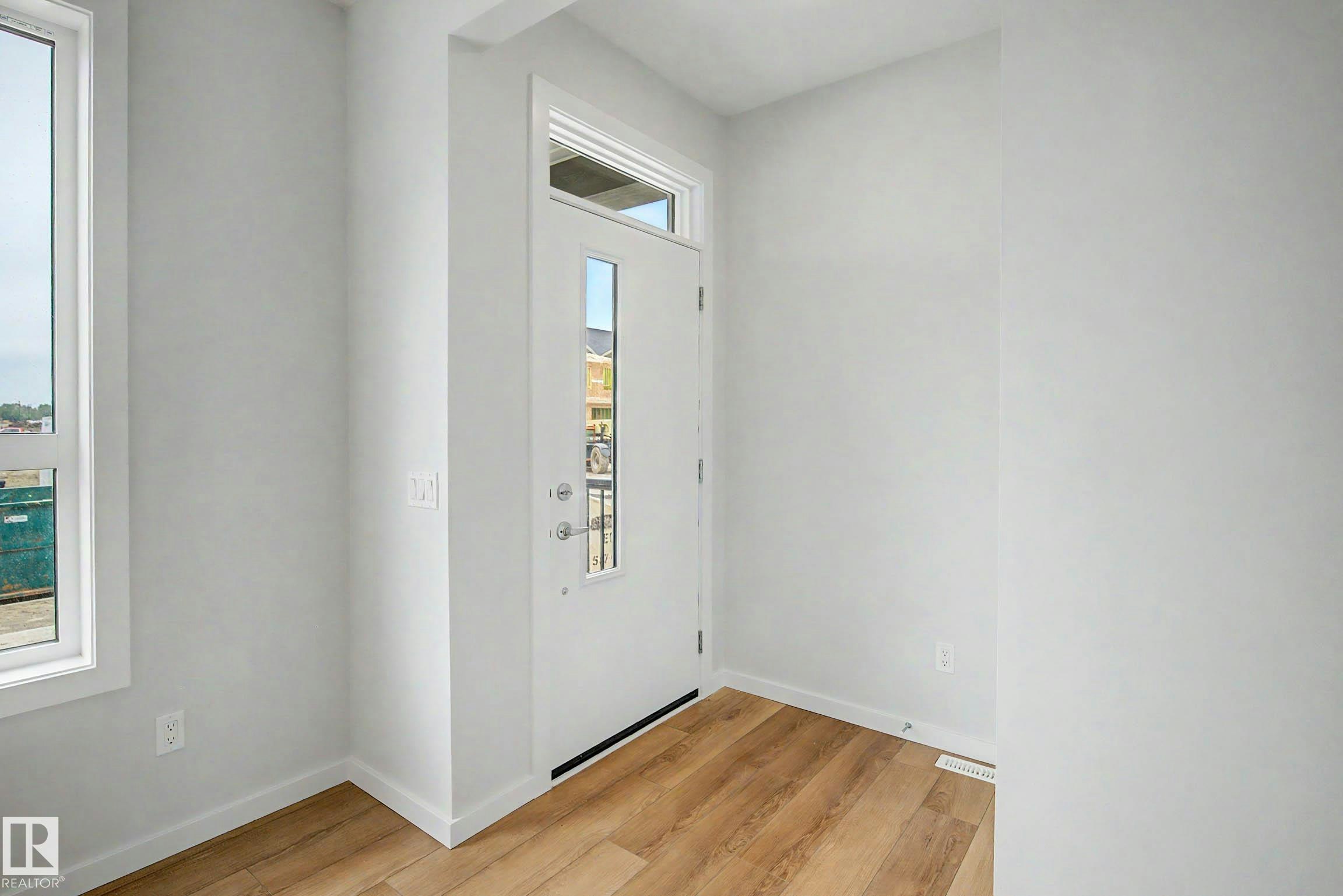 21120 25 Ave, Edmonton, AB, T6M 3H1 - 2