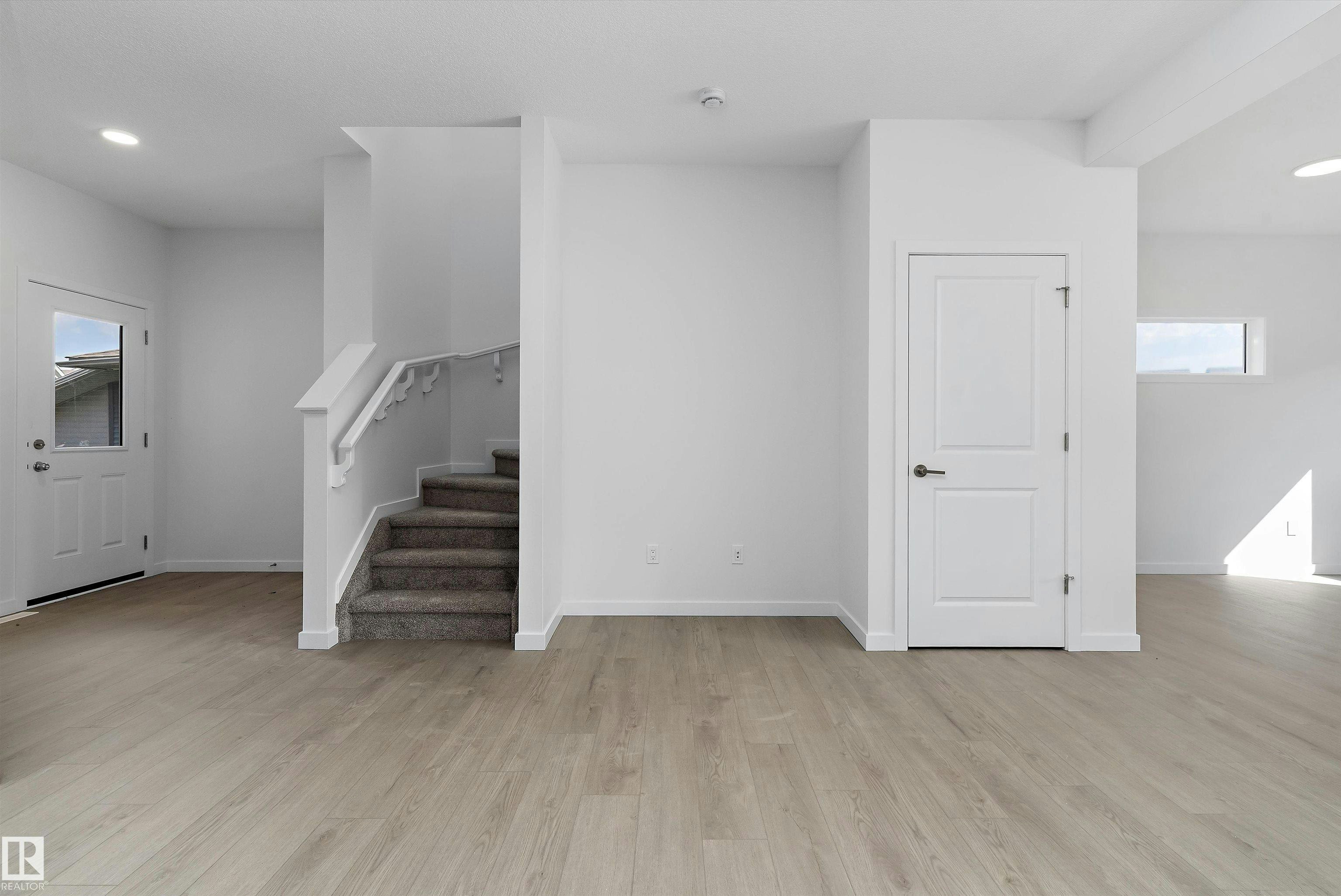 5633 Hawthorn Way, Edmonton, AB, T6X 3K7 - 3