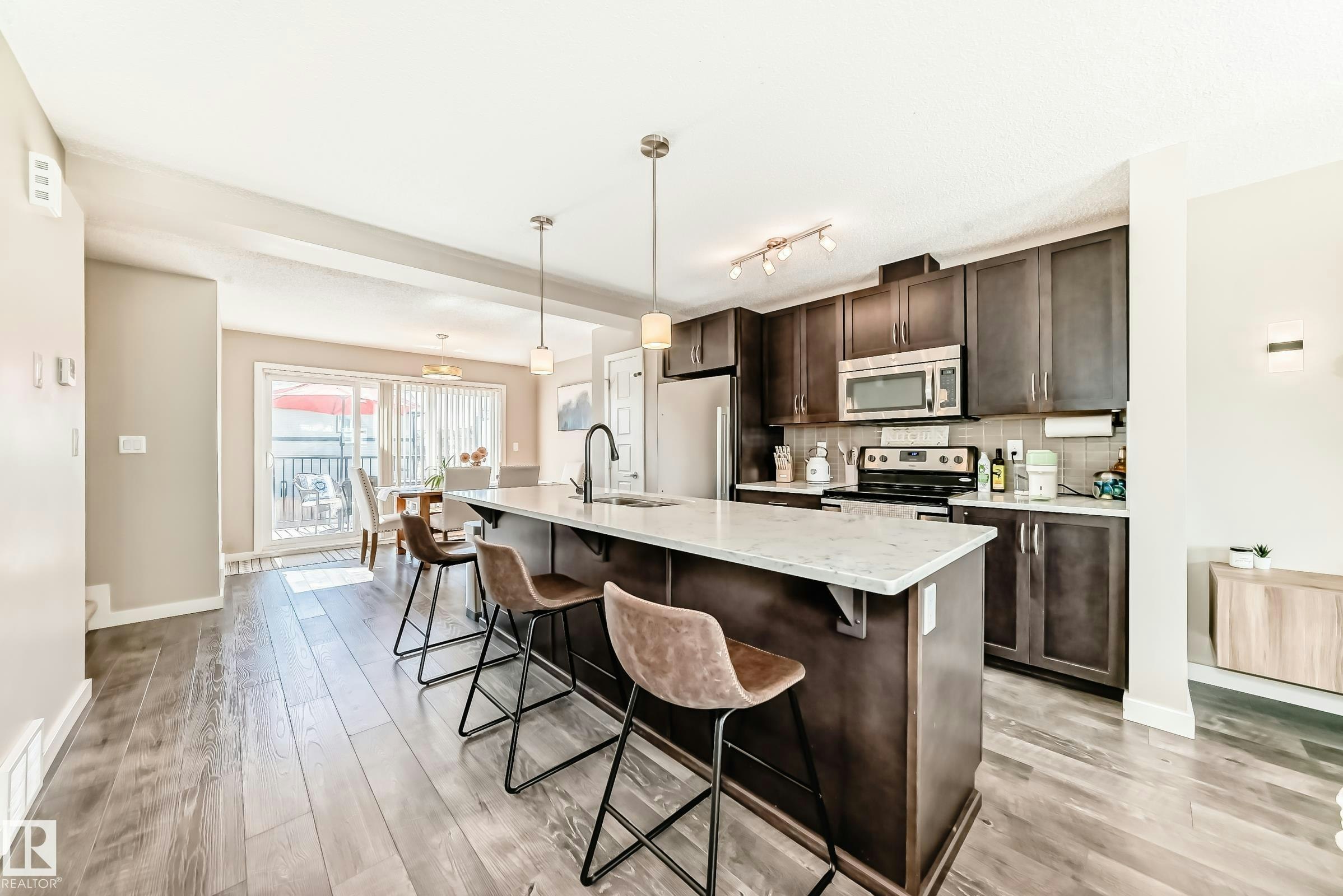 3346 15a Avenue, Edmonton, AB, T6T 0Y1