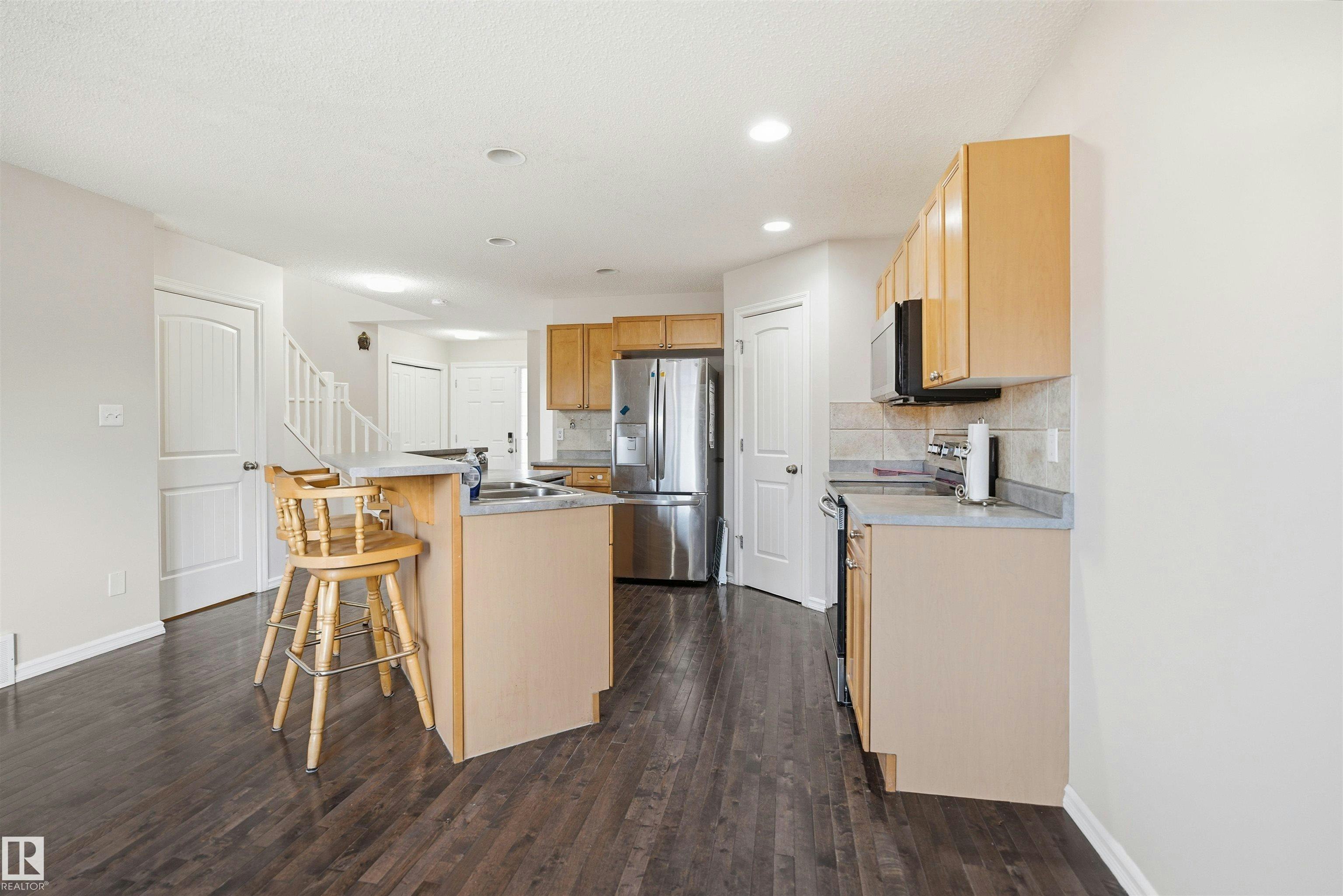 1124 37a Avenue, Edmonton, AB, T6T 0E7 - 11