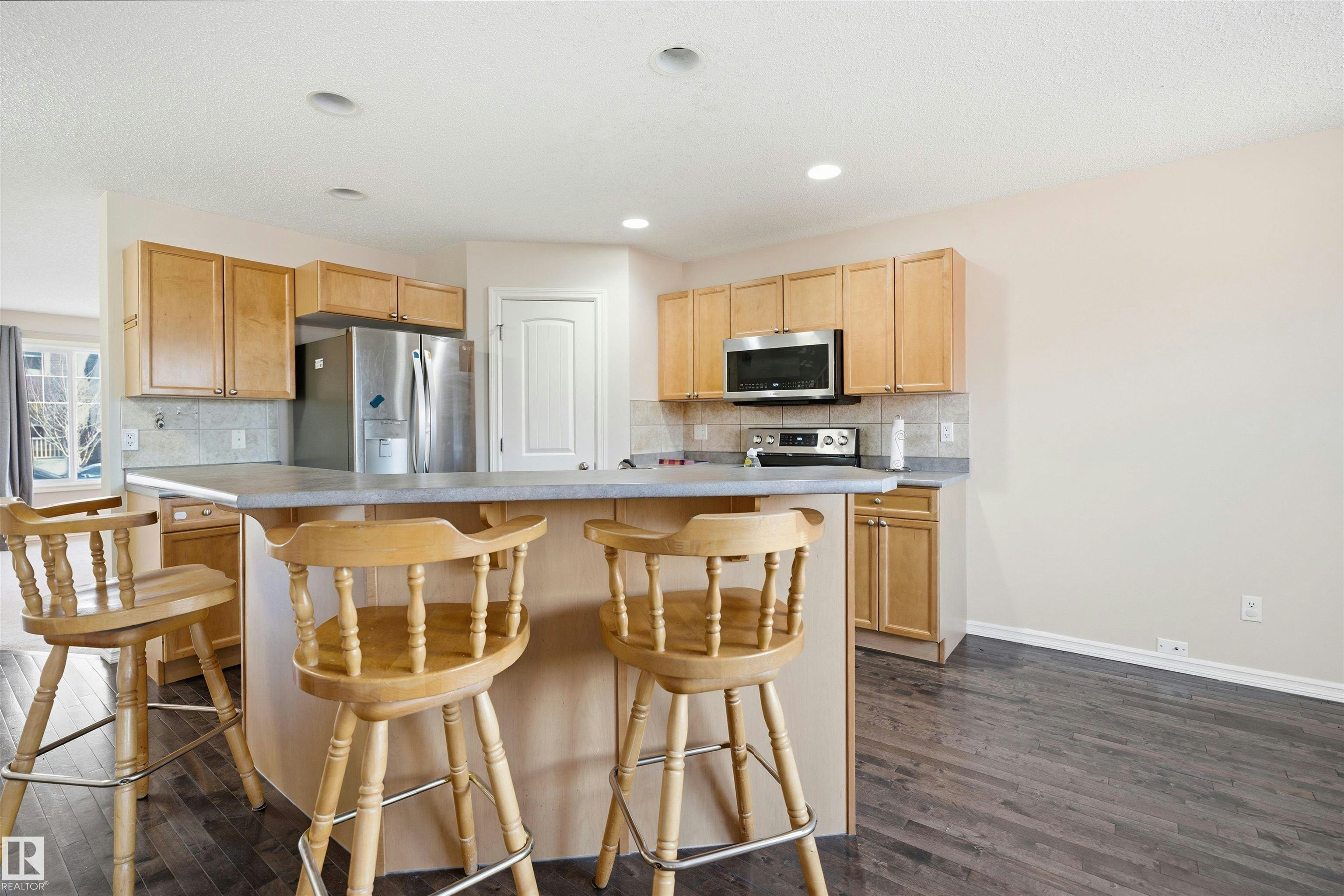 1124 37a Avenue, Edmonton, AB, T6T 0E7 - 8