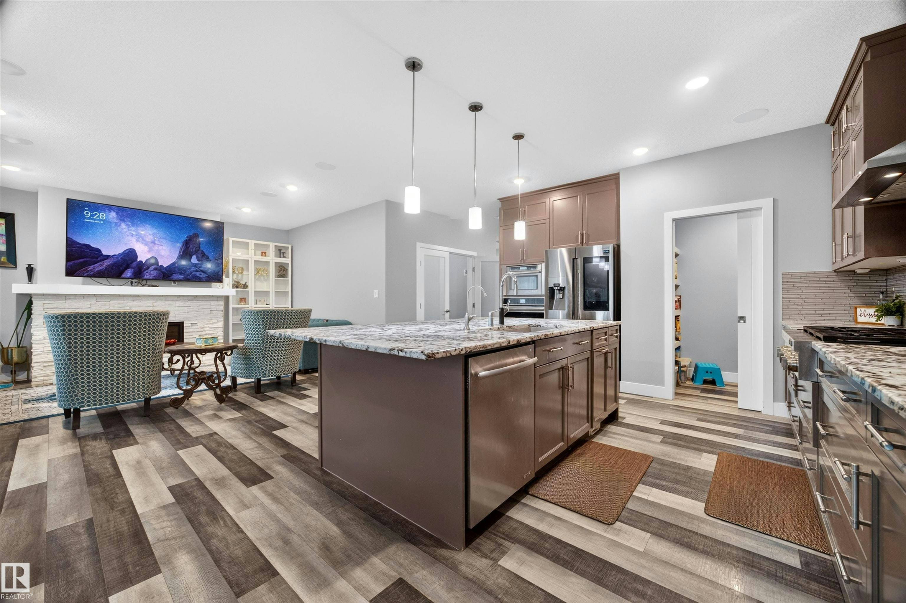 1603 158 Street, Edmonton, AB, T6W 3E6 - 16