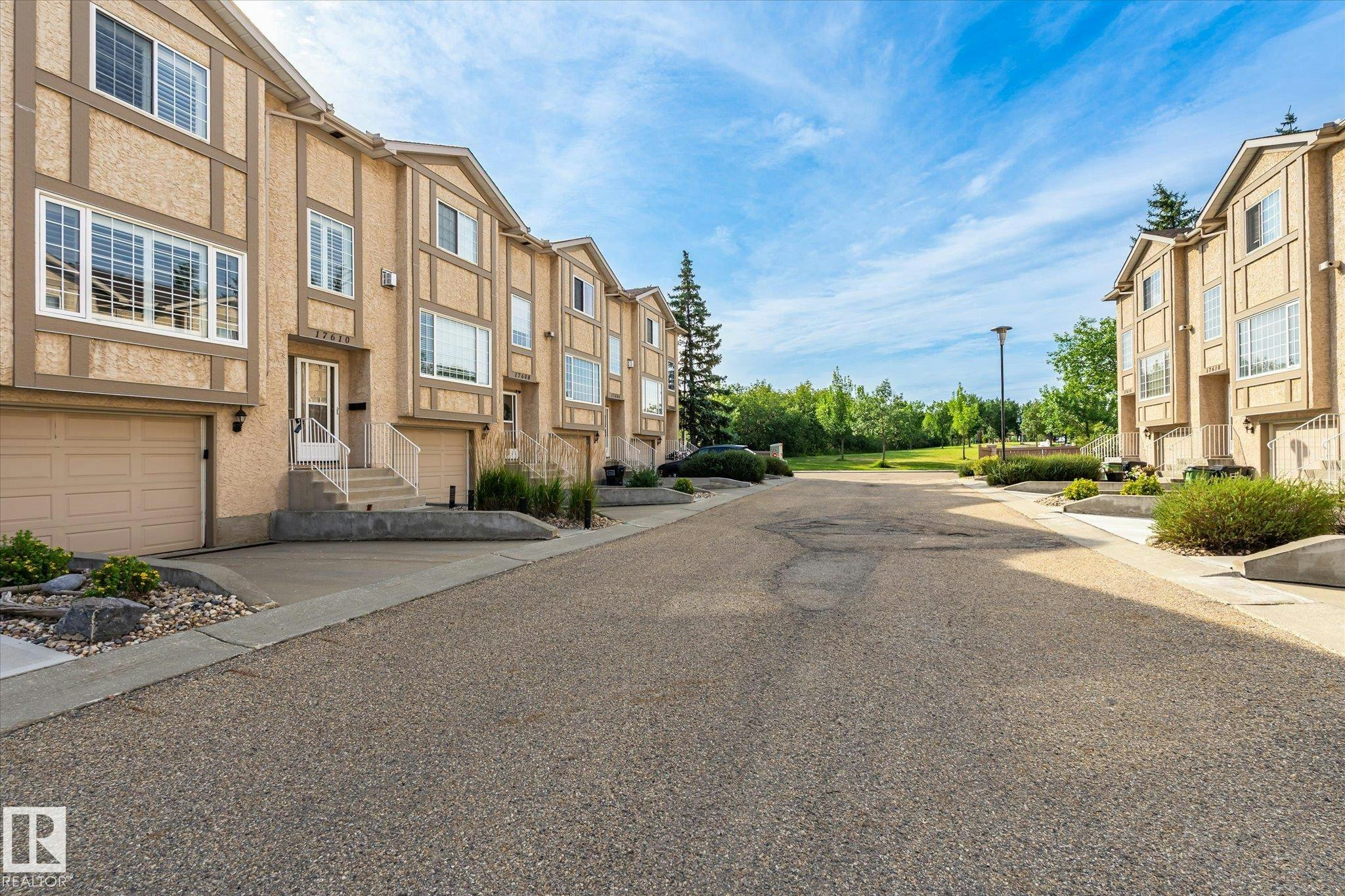 17610 96 Avenue, Edmonton, AB, T5T 6C2
