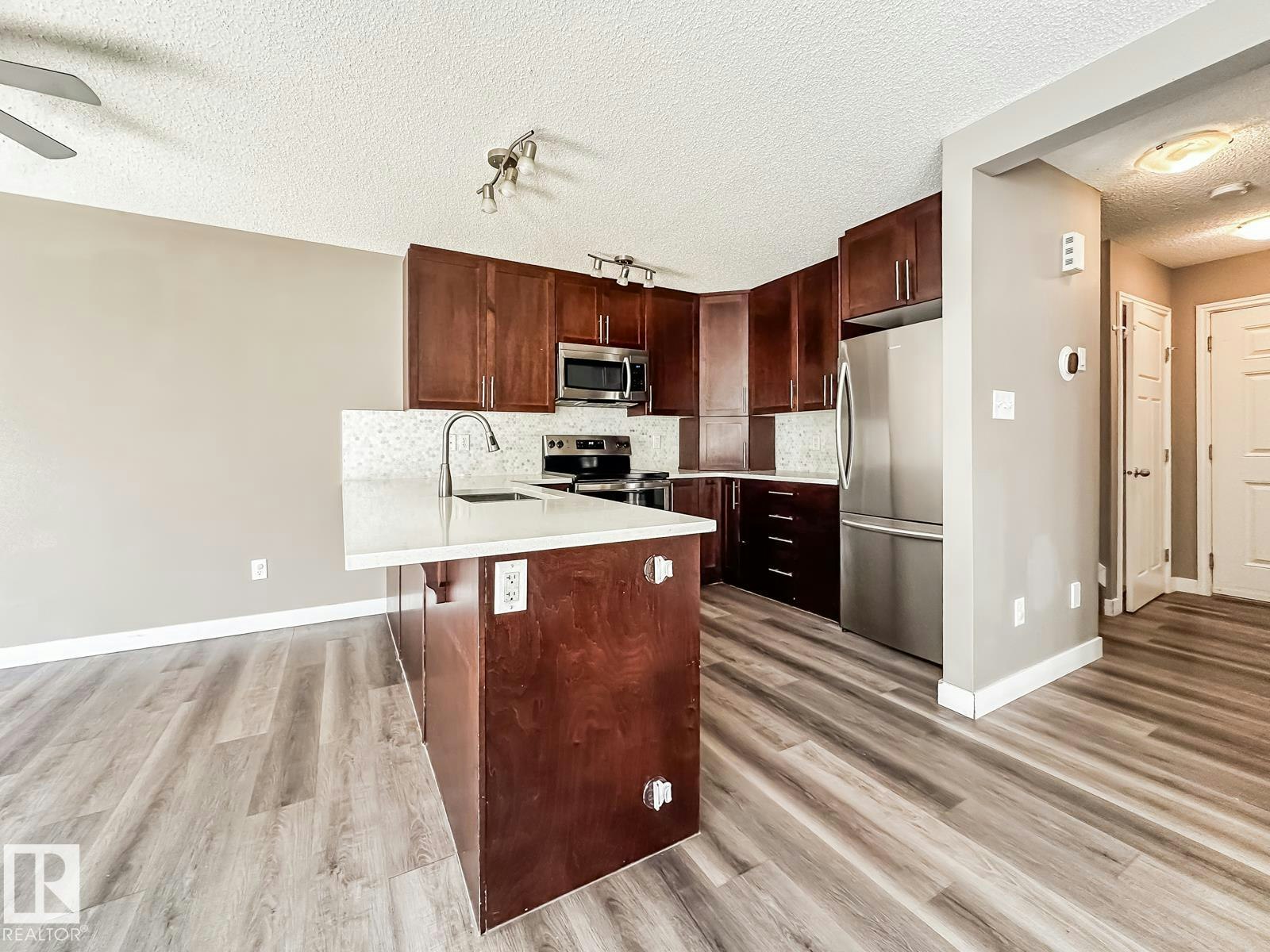 6123 13 Avenue, Edmonton, AB, T6X 0M6 - 10