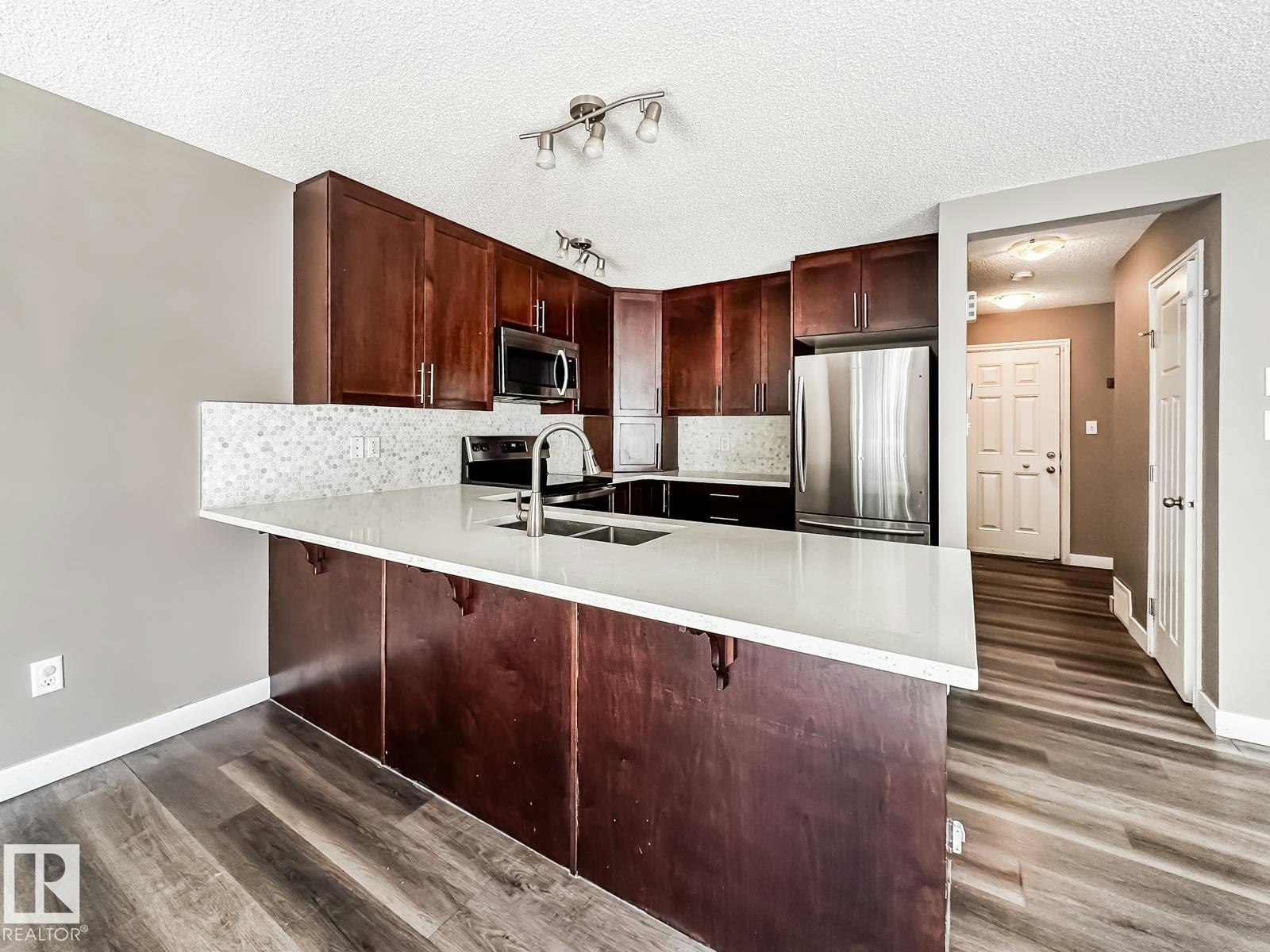 6123 13 Avenue, Edmonton, AB, T6X 0M6 - 11