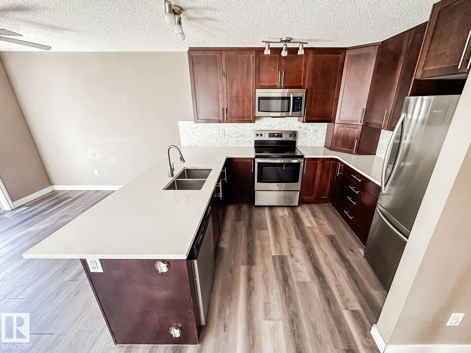 6123 13 Avenue, Edmonton, AB, T6X 0M6 - 13