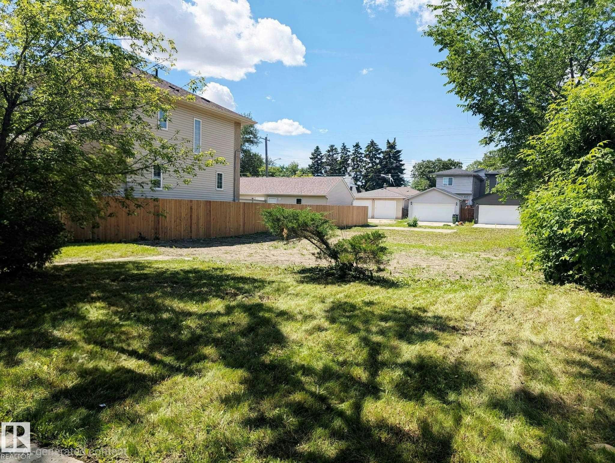 11726 122 Street NW, Edmonton, AB, T5M 0C3