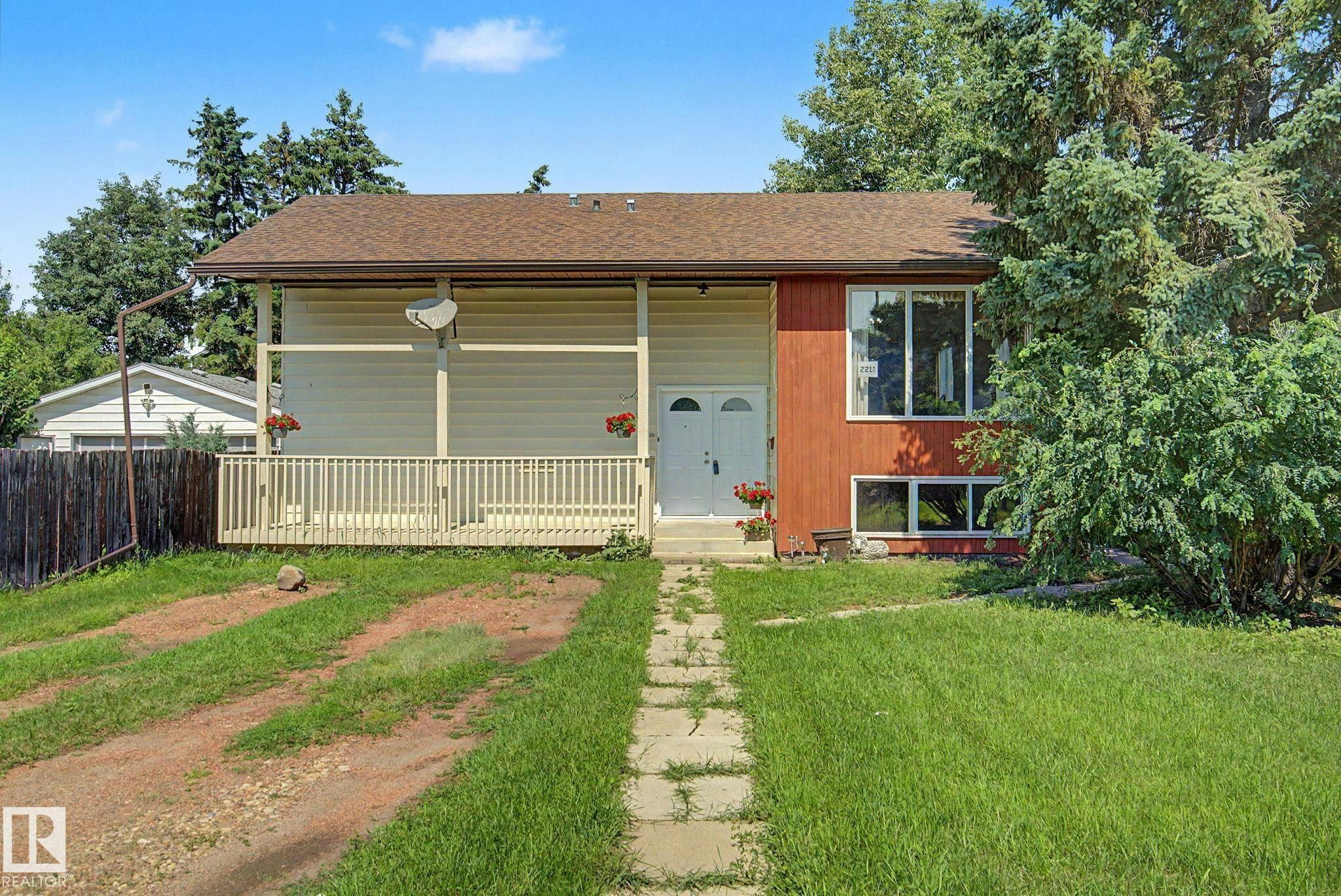 2211 Millbourne Road W, Edmonton, AB, T6K 0Y3