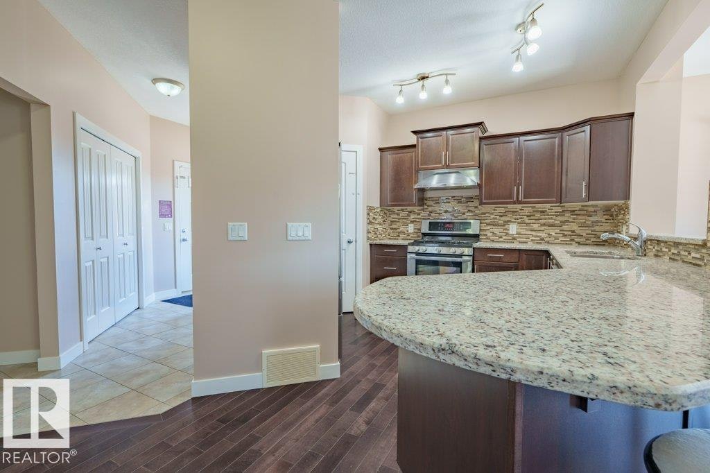 6103 18 Avenue, Edmonton, AB, T6X 0W3 - 9