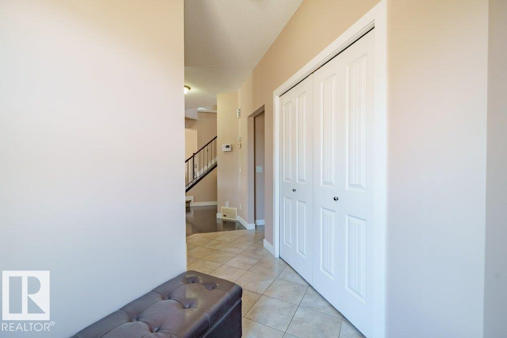 6103 18 Avenue, Edmonton, AB, T6X 0W3 - 6