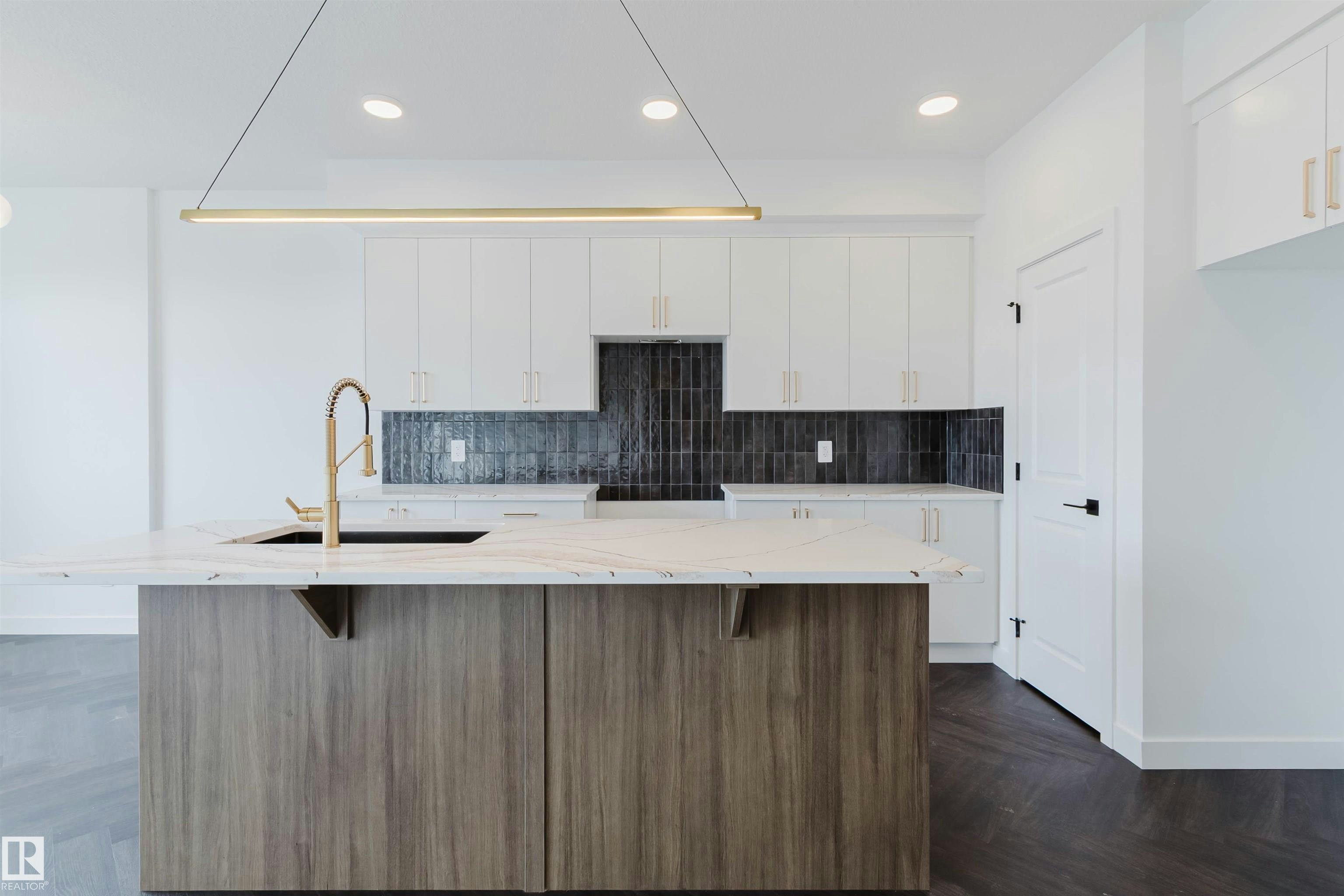 8300 Kiriak Loop, Edmonton, AB, T6W 5S2