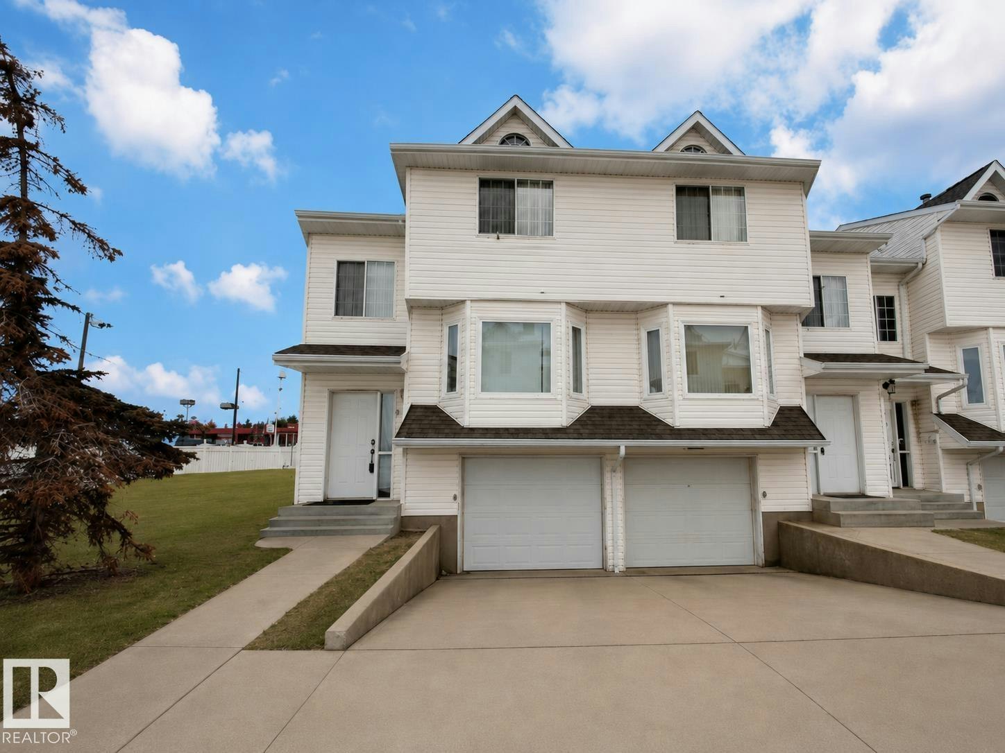 9457 156 Street, Edmonton, AB, T5R 1Z5