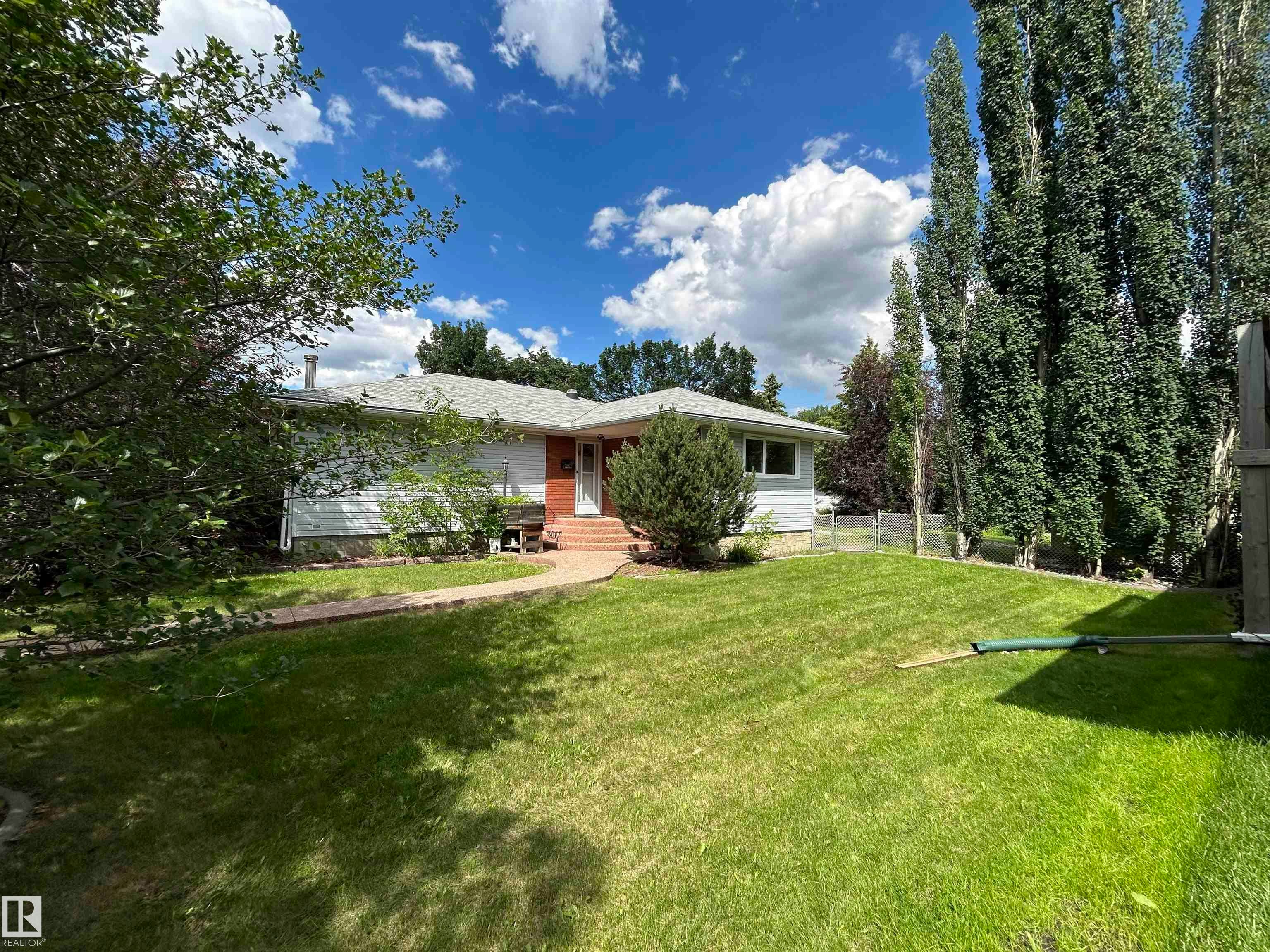 9457 79 Street, Edmonton, AB, T6C 2R8