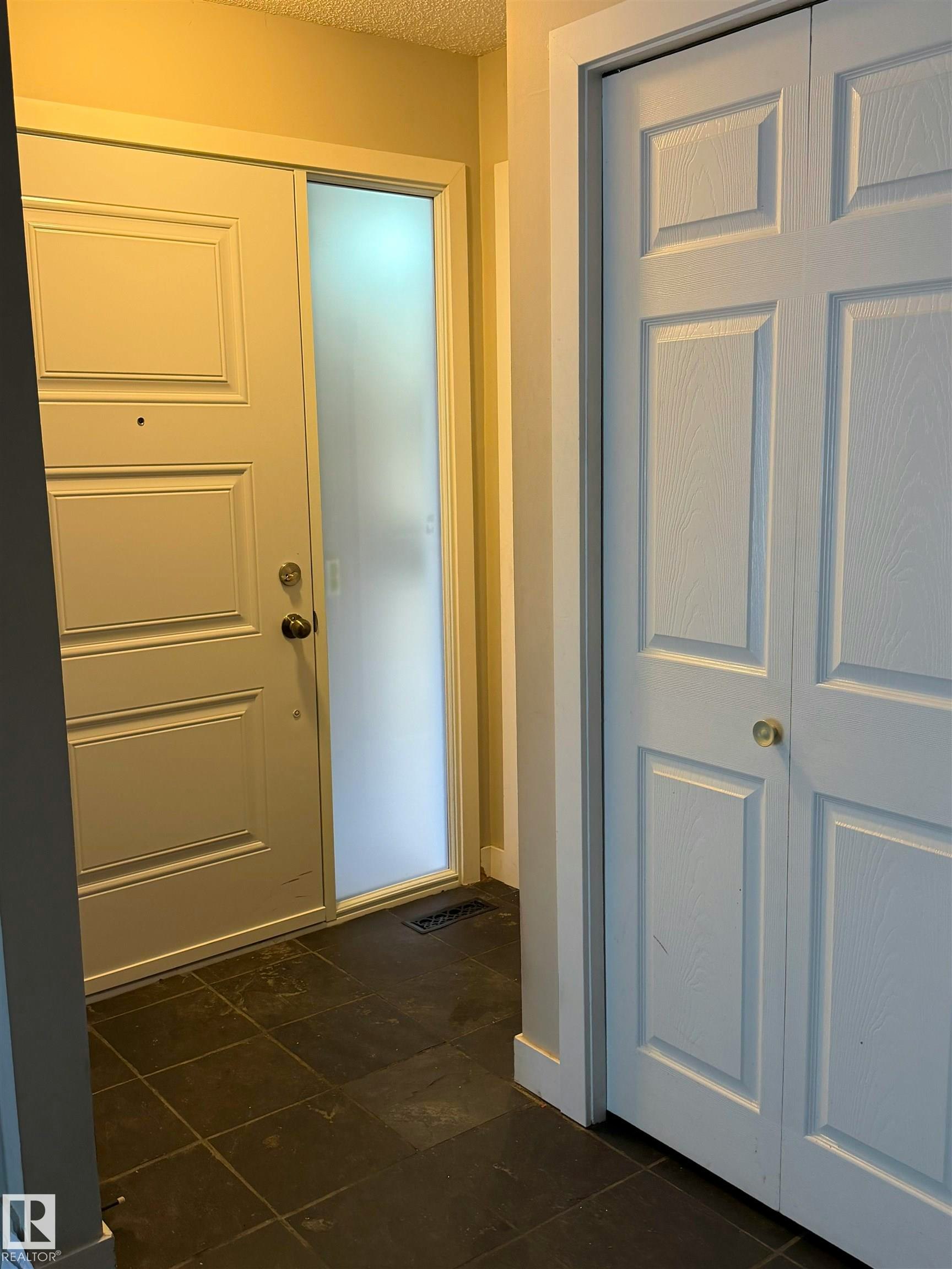 10344A 121 Street, Edmonton, AB, T5N 1K8 - 4