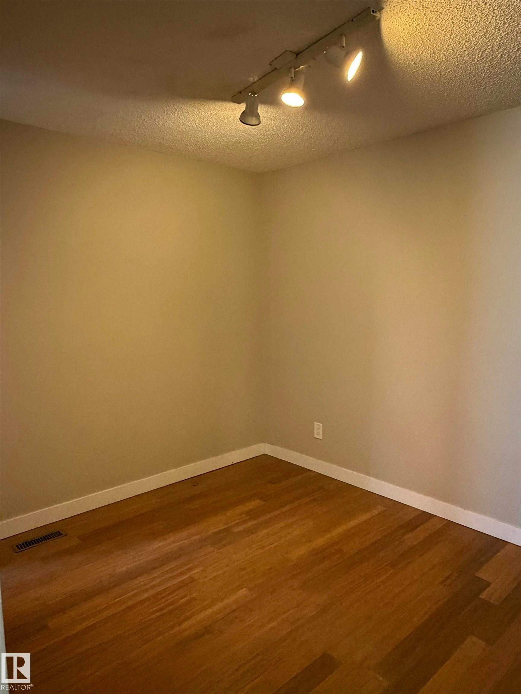 10344A 121 Street, Edmonton, AB, T5N 1K8 - 7