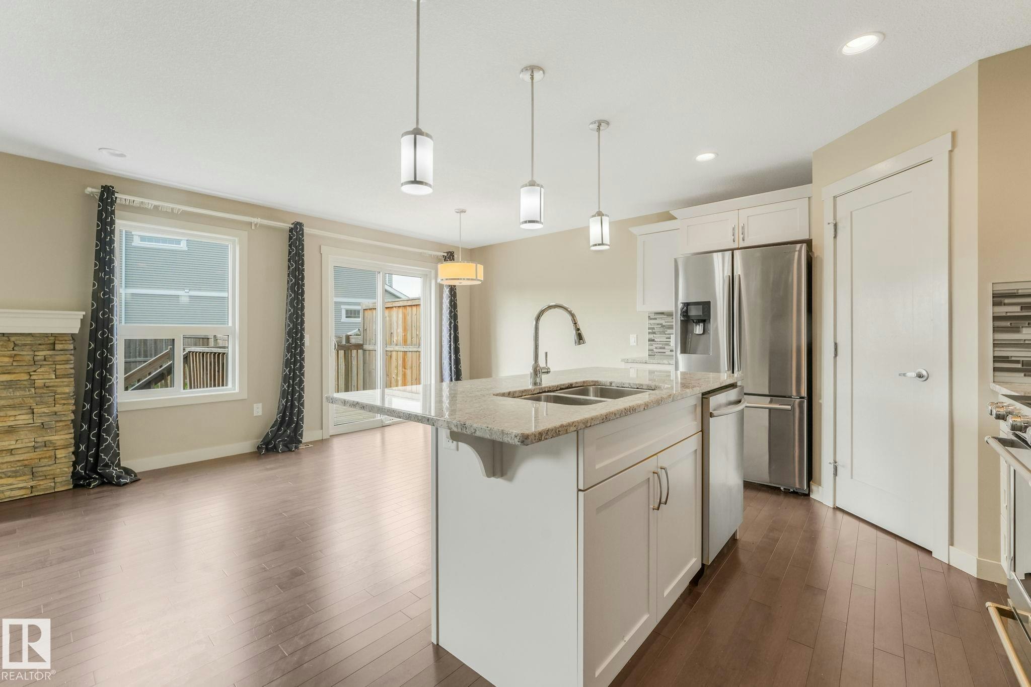 16619 14 Avenue, Edmonton, AB, T6W 3C3