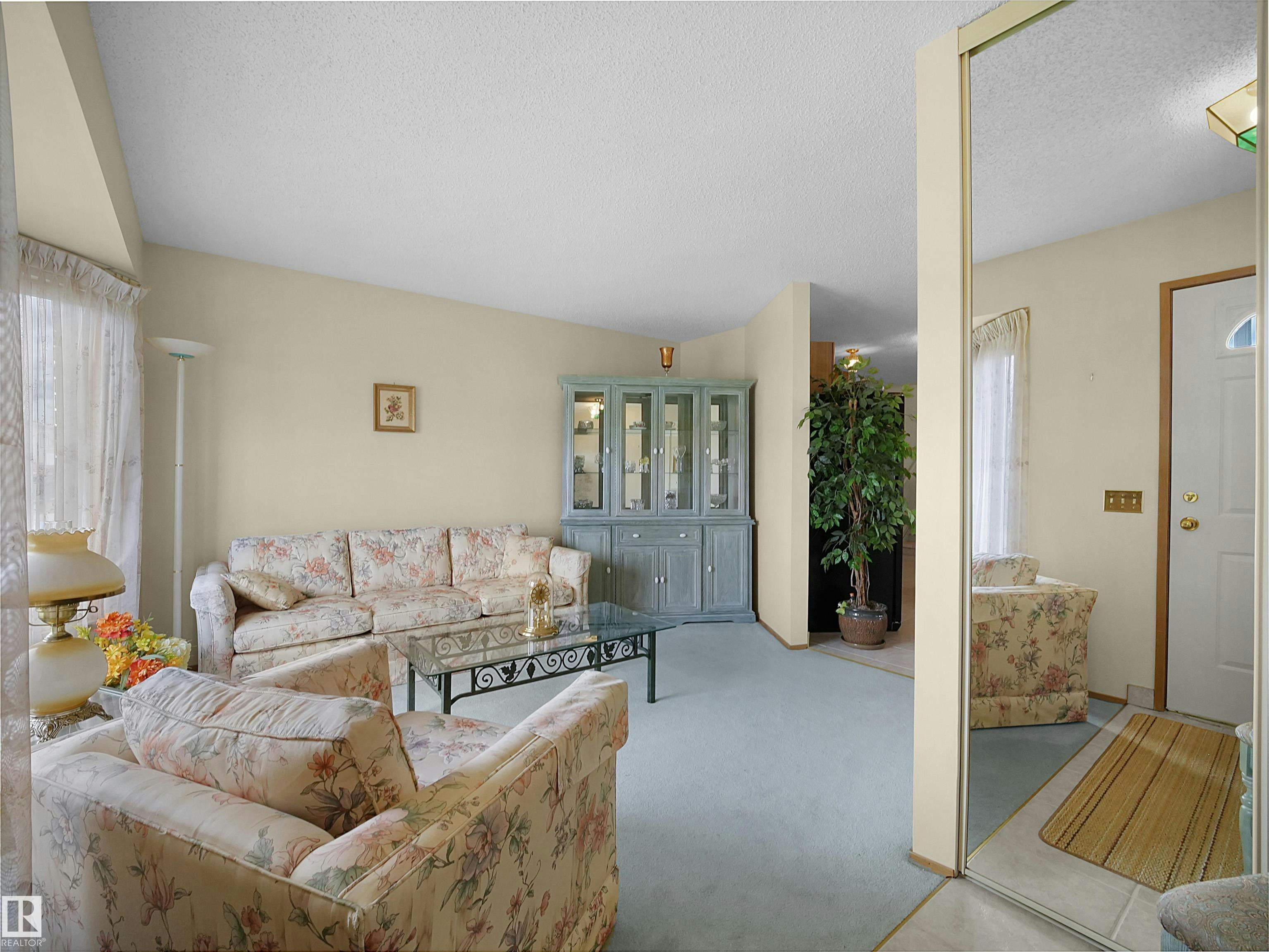 10711 24 Avenue, Edmonton, AB, T6J 5P9