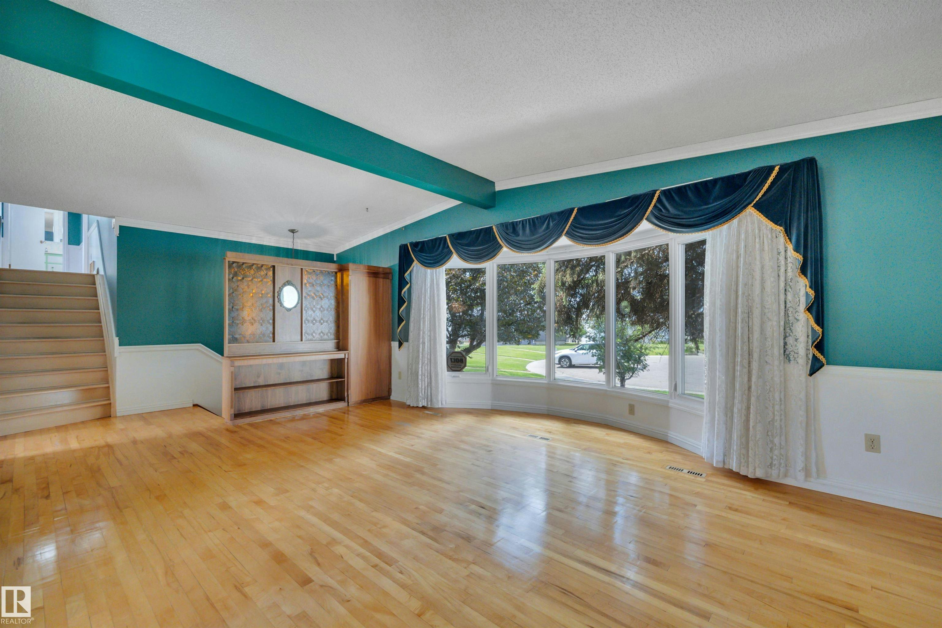 7604 149 Avenue, Edmonton, AB, T5C 2V7