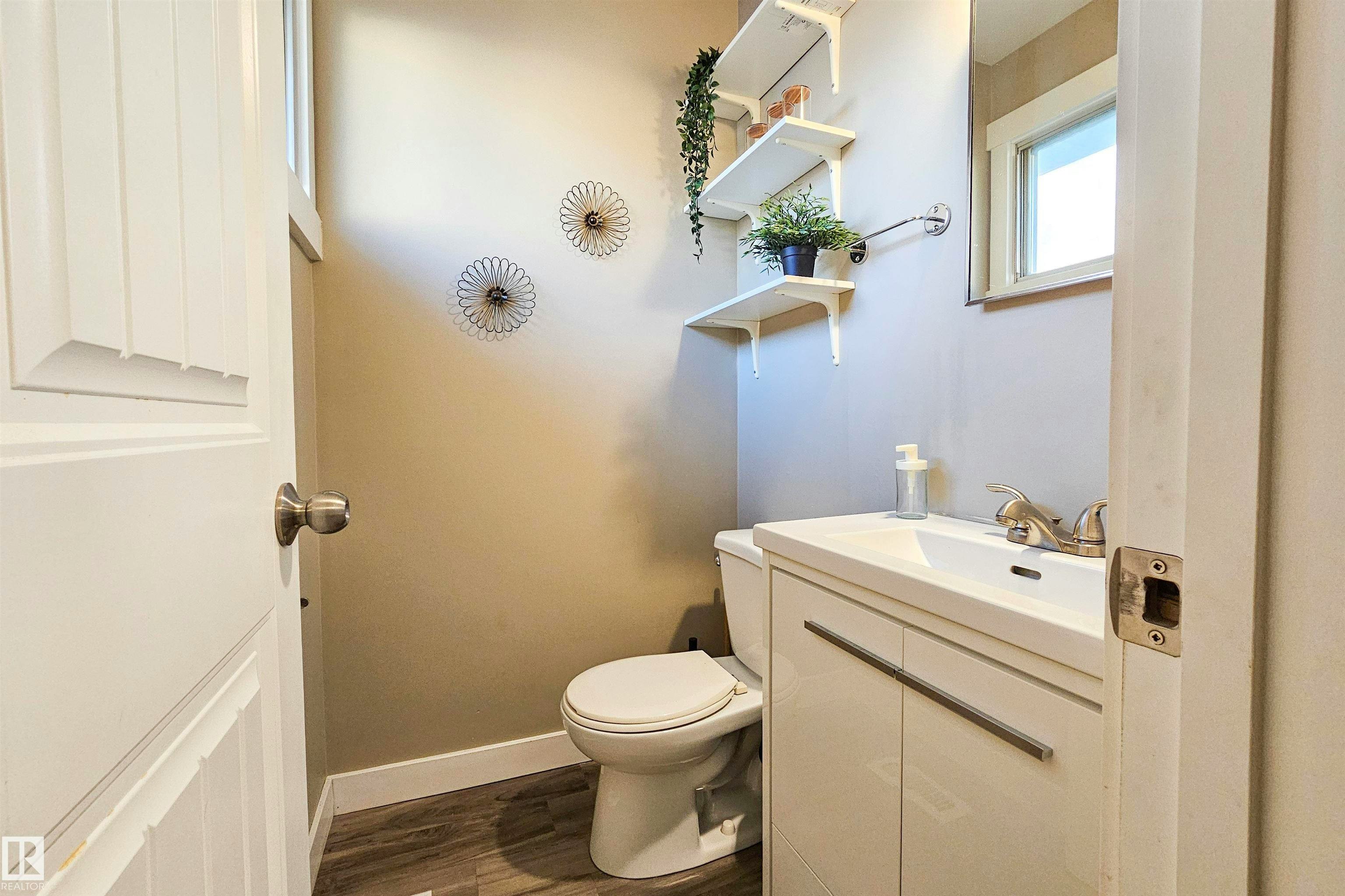 4203 83 Street, Edmonton, AB, T6K 1C8 - 12