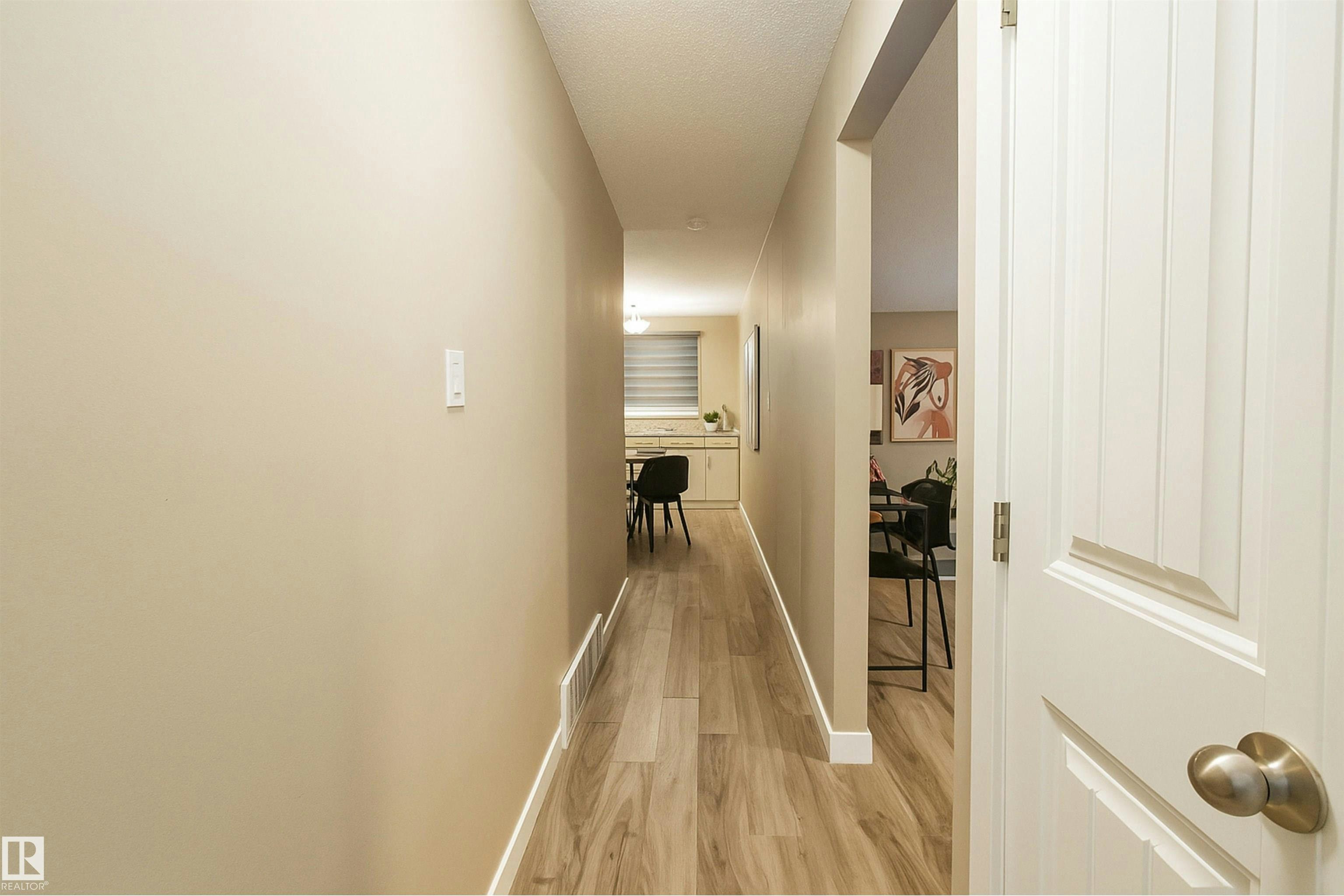 4203 83 Street, Edmonton, AB, T6K 1C8 - 20