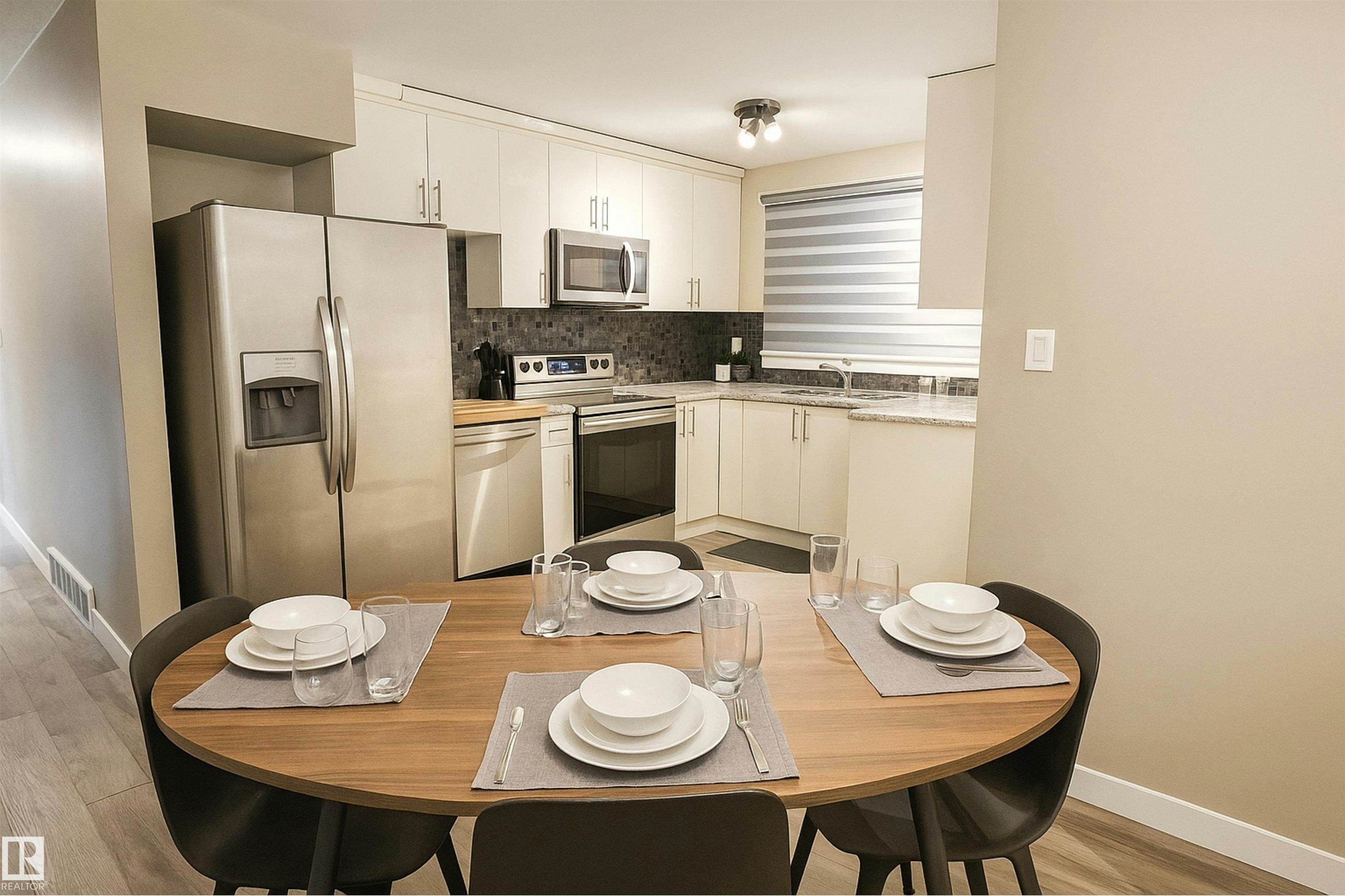 4203 83 Street, Edmonton, AB, T6K 1C8 - 23