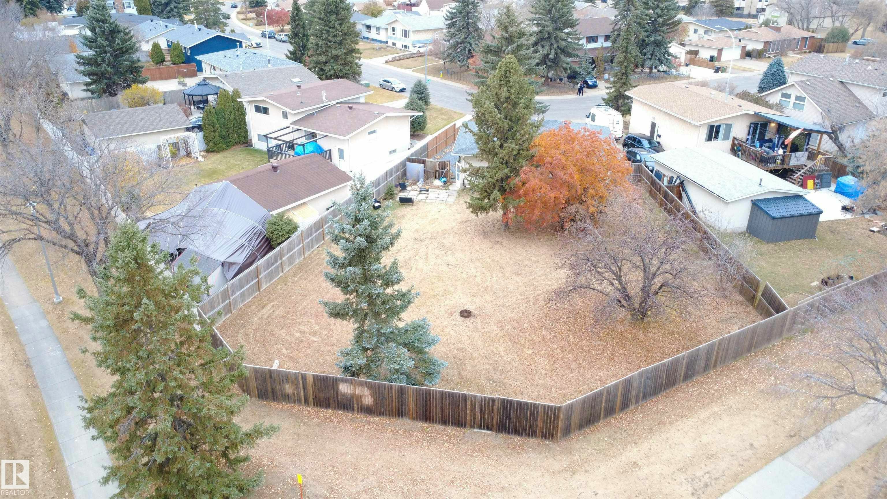 4203 83 Street, Edmonton, AB, T6K 1C8 - 44