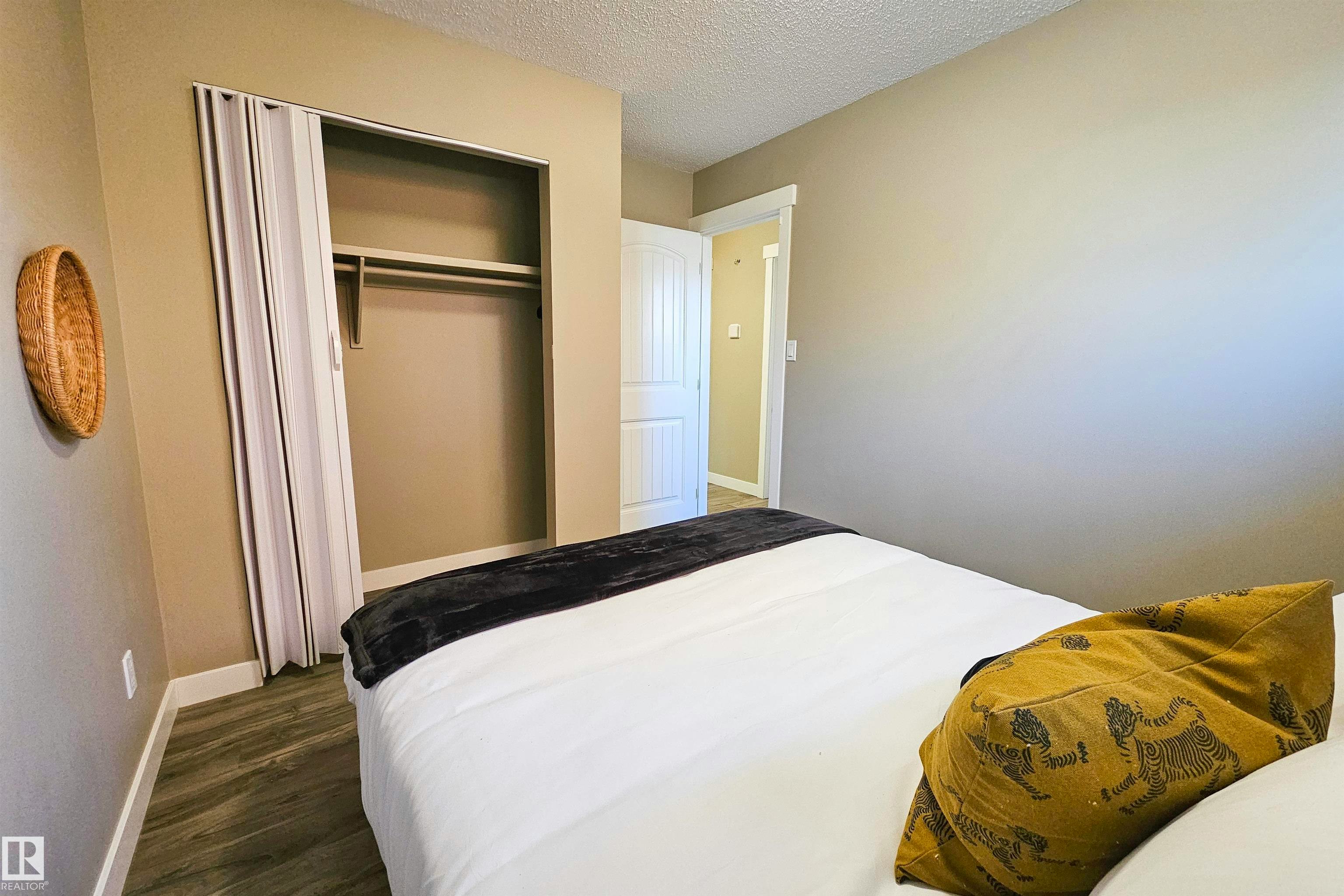 4203 83 Street, Edmonton, AB, T6K 1C8 - 19