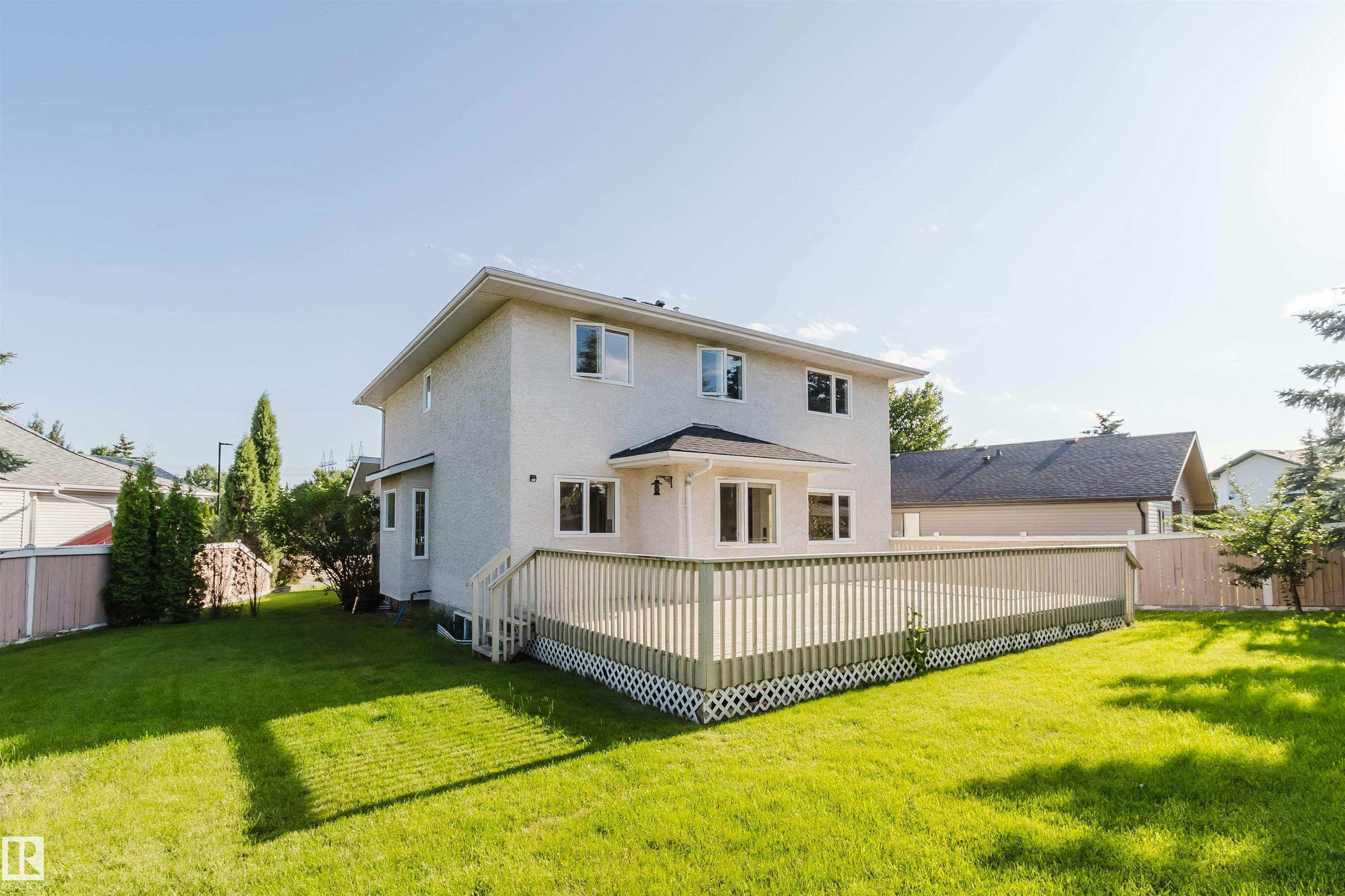11526 9 Avenue, Edmonton, AB, T6J 6T9