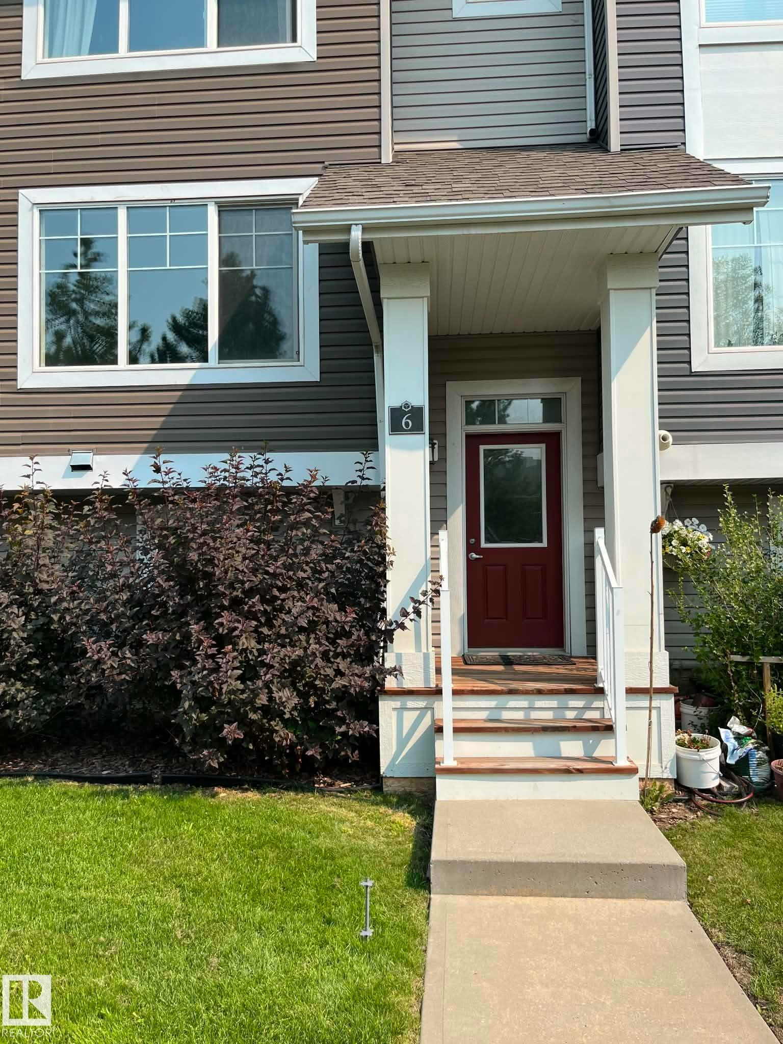 6 140 Youville Drive, Edmonton, AB, T5J 5E8