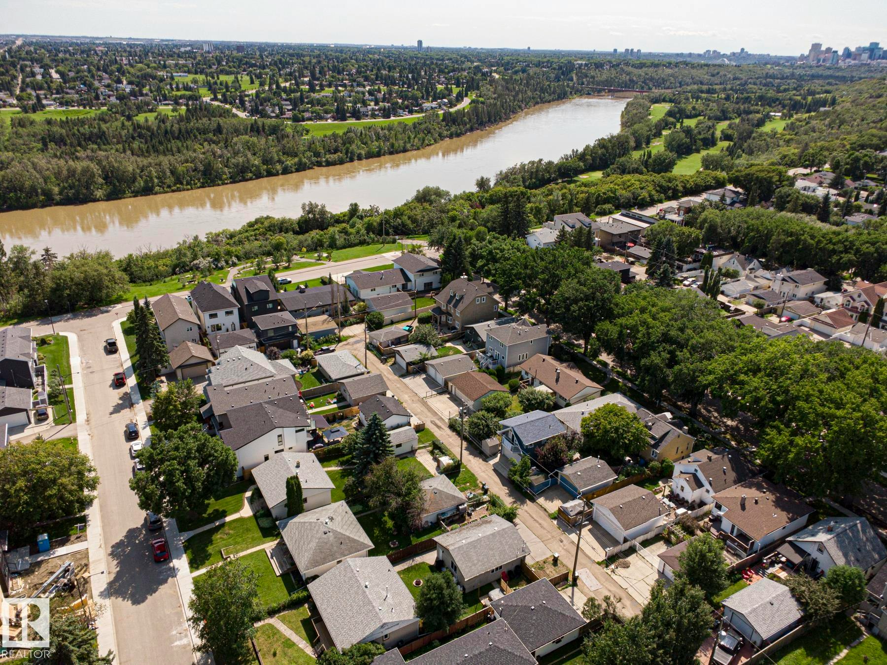 11142 51 Street, Edmonton, AB, T5W 3E6