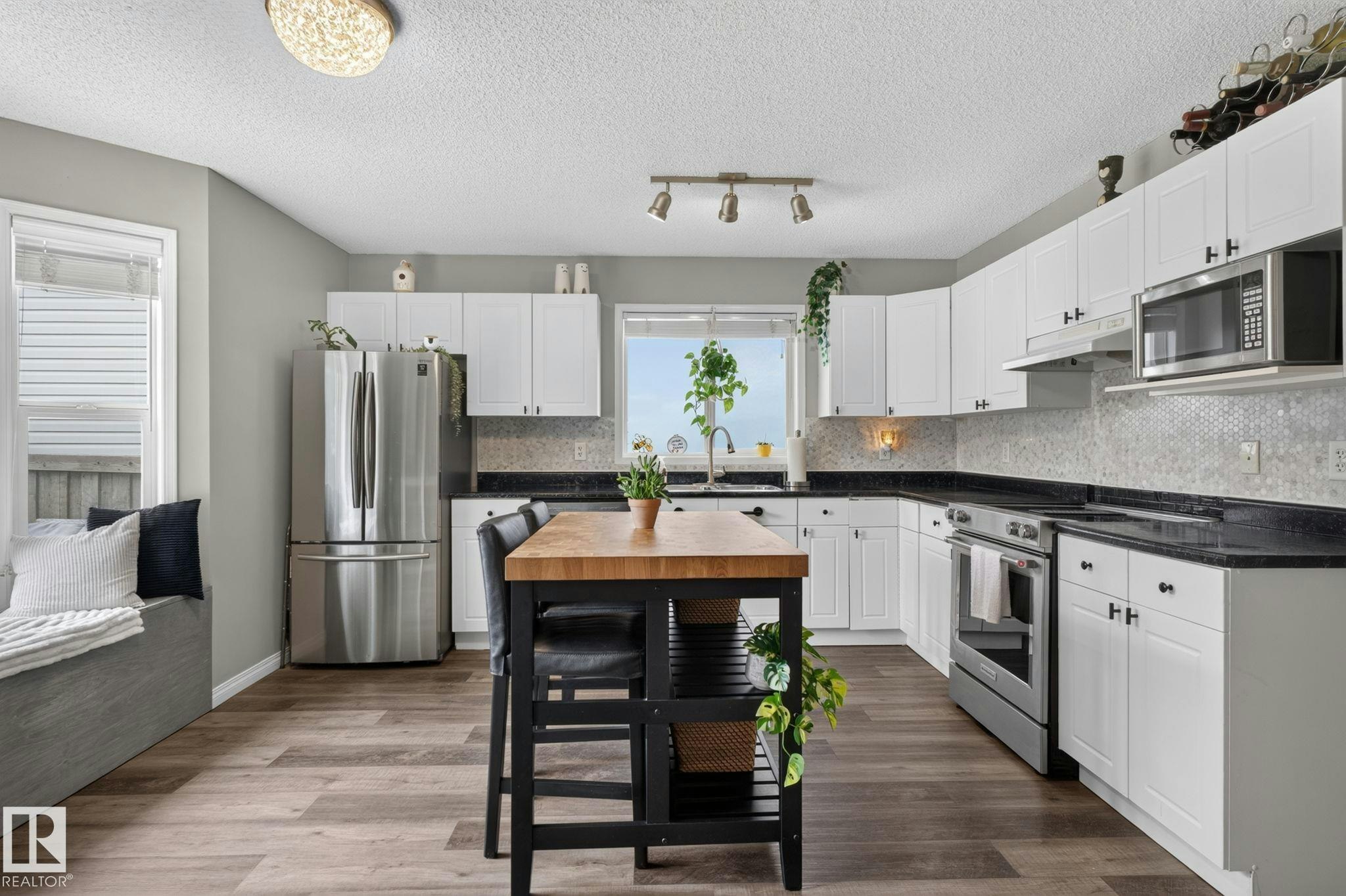 833 Mcallister Crescent, Edmonton, AB, T6W 1K4
