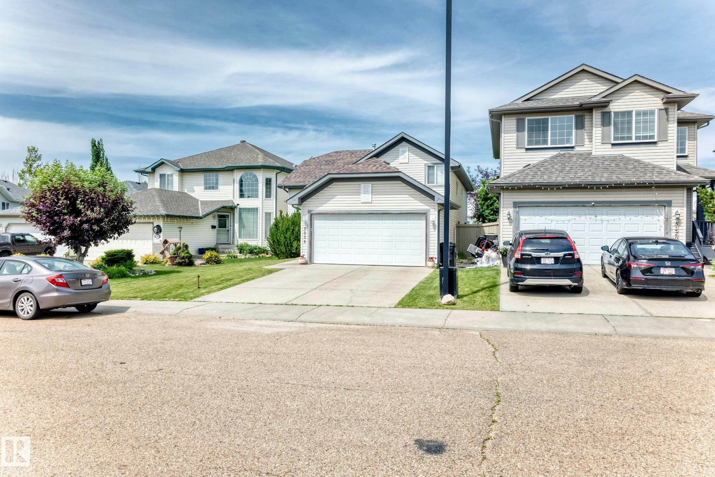 3226 30 Avenue, Edmonton, AB, T6T 1T4 - 55