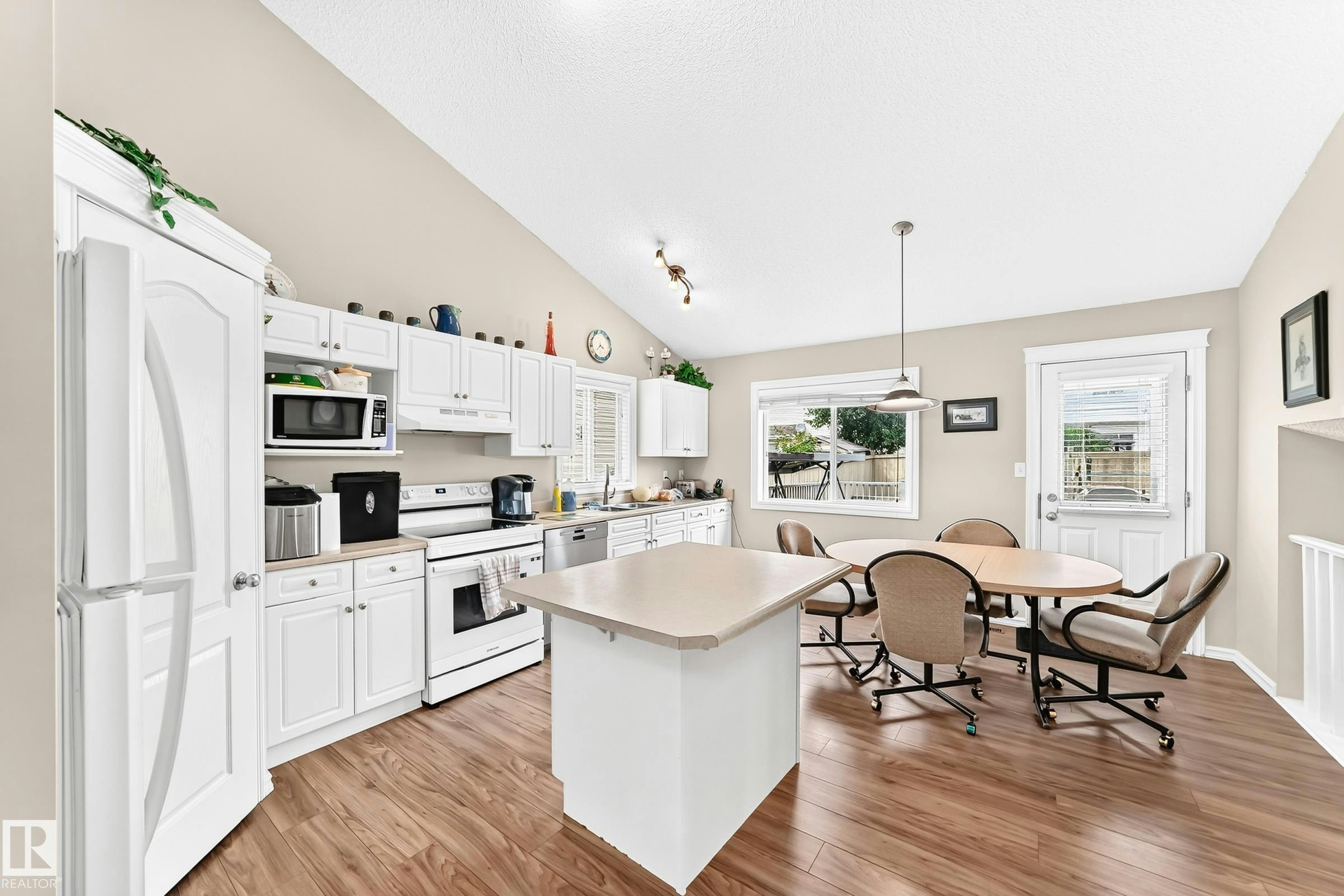 3226 30 Avenue, Edmonton, AB, T6T 1T4 - 12