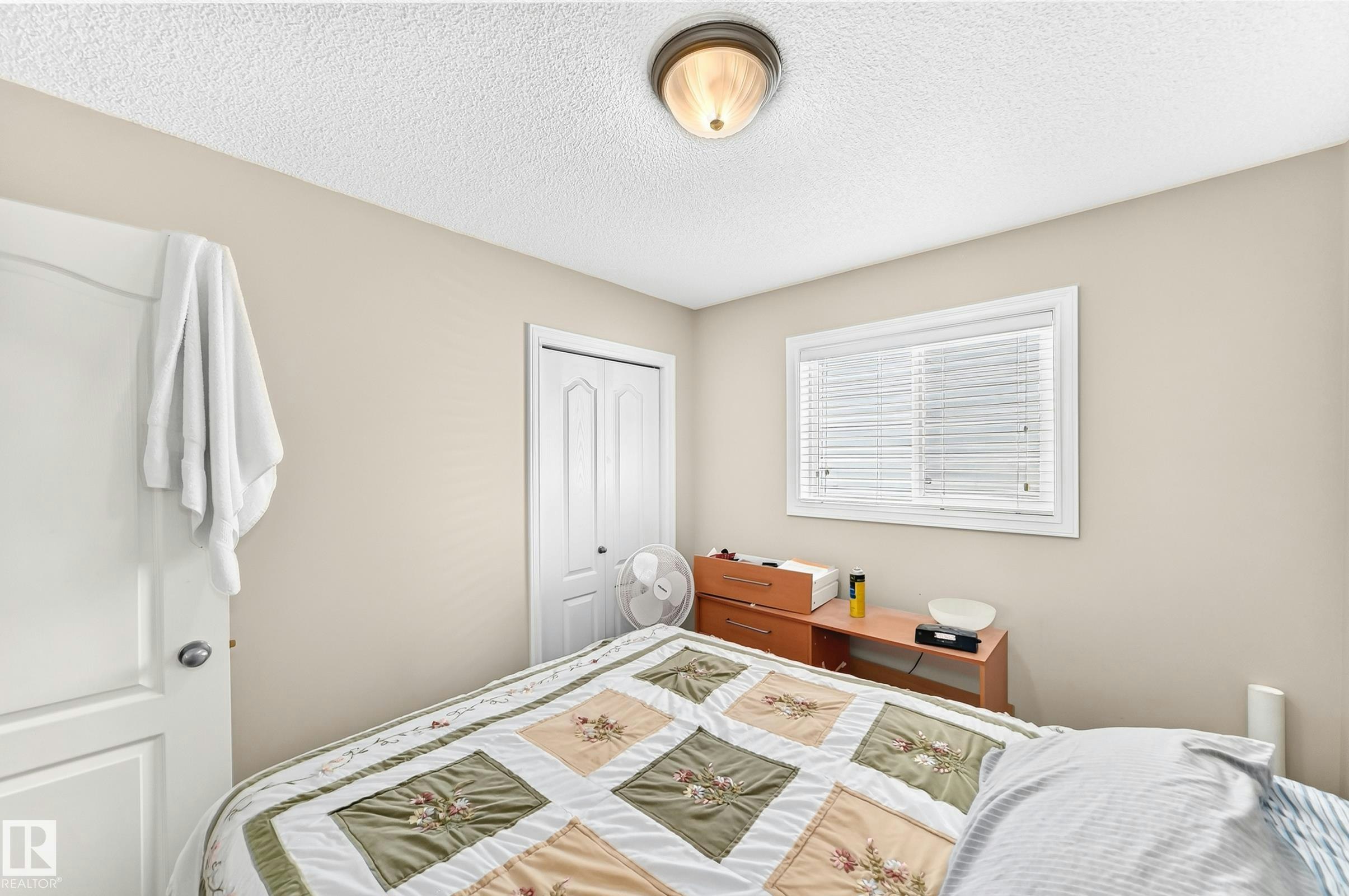 3226 30 Avenue, Edmonton, AB, T6T 1T4 - 26