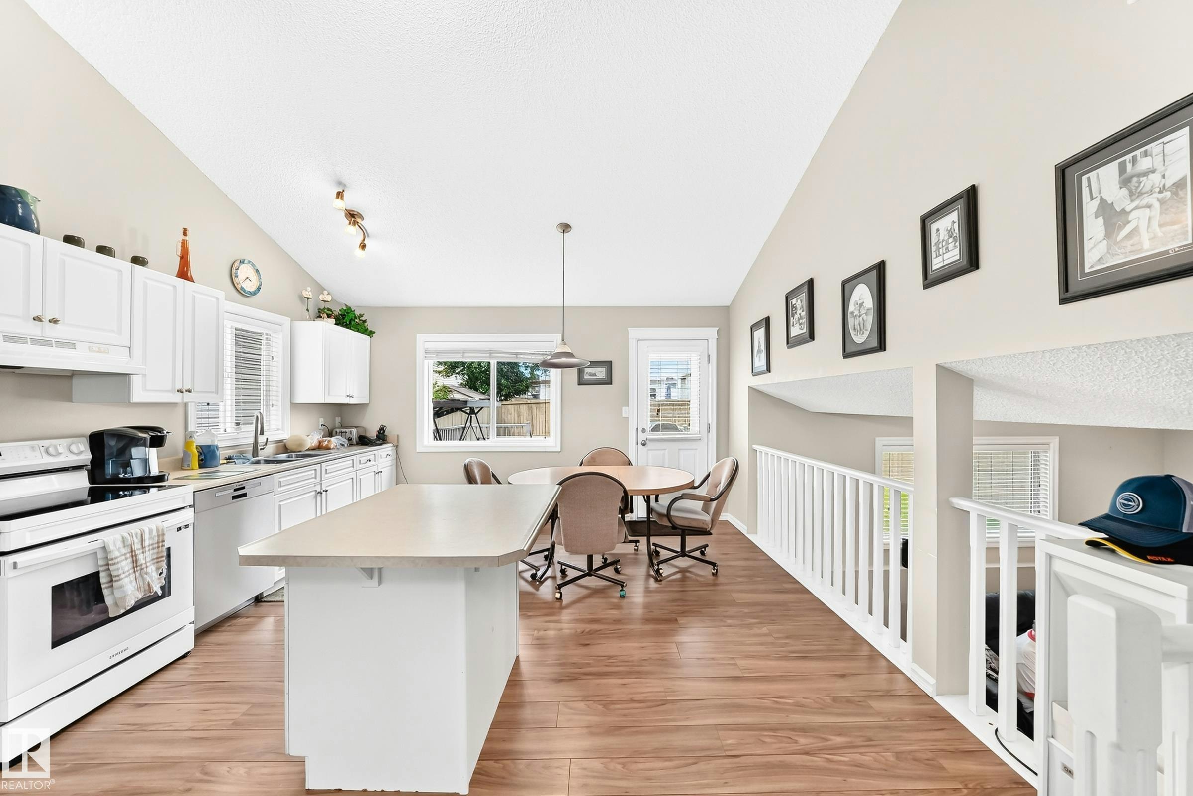 3226 30 Avenue, Edmonton, AB, T6T 1T4 - 13