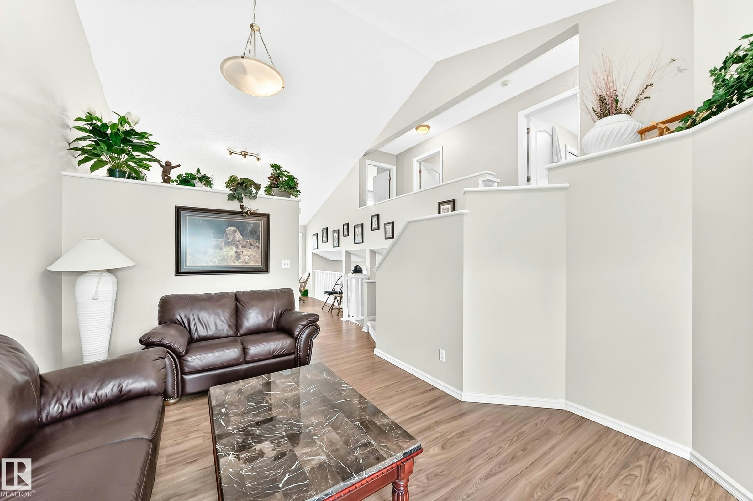 3226 30 Avenue, Edmonton, AB, T6T 1T4 - 9
