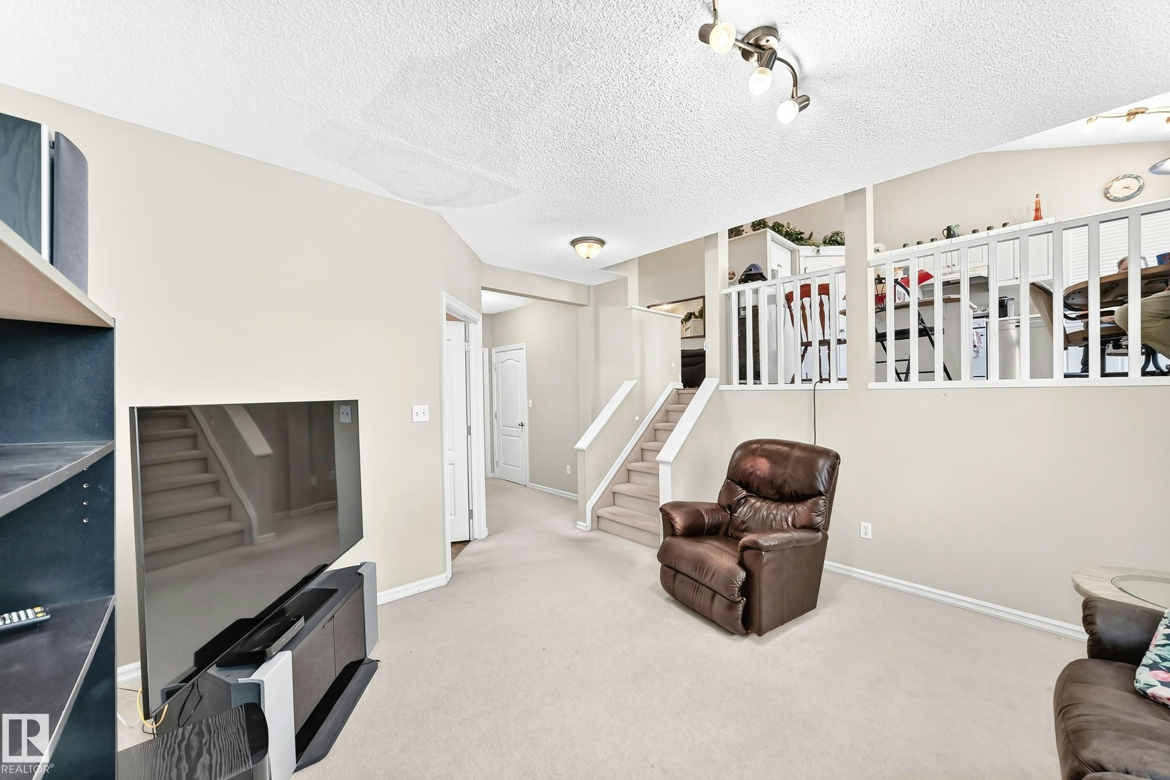 3226 30 Avenue, Edmonton, AB, T6T 1T4 - 38