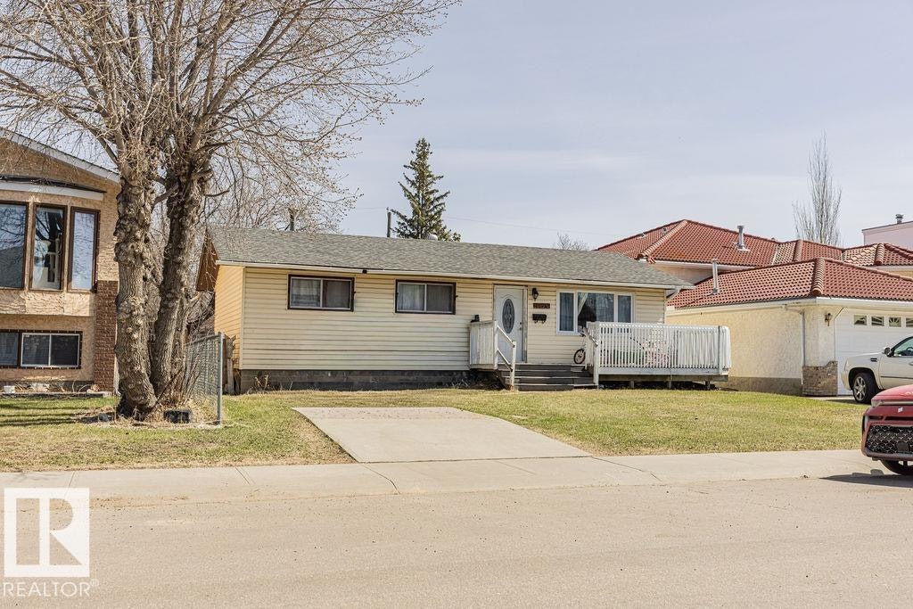 9827 152 Street, Edmonton, AB, T5P 1X2
