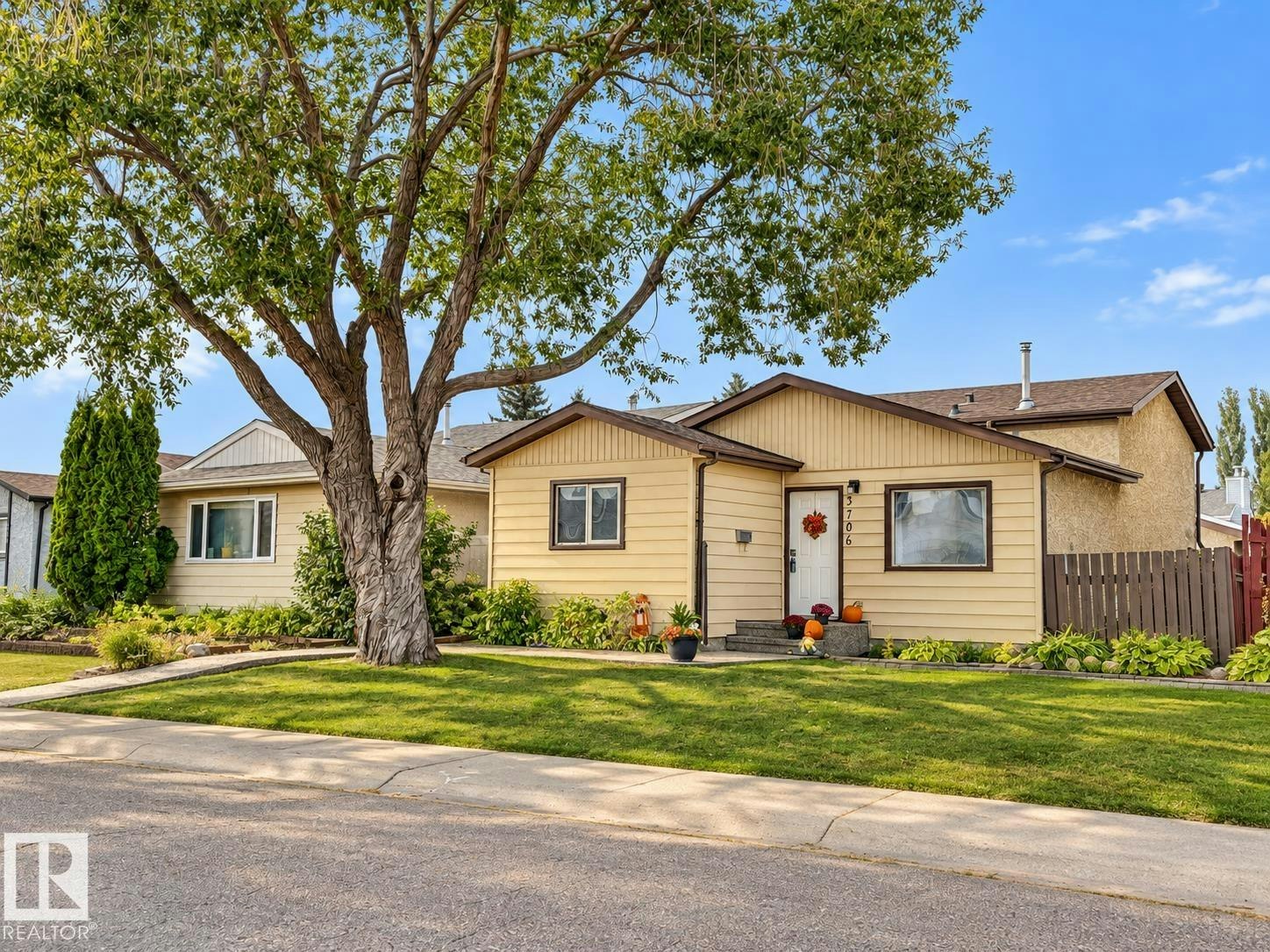 3706 41 Avenue, Edmonton, AB, T6L 5M2