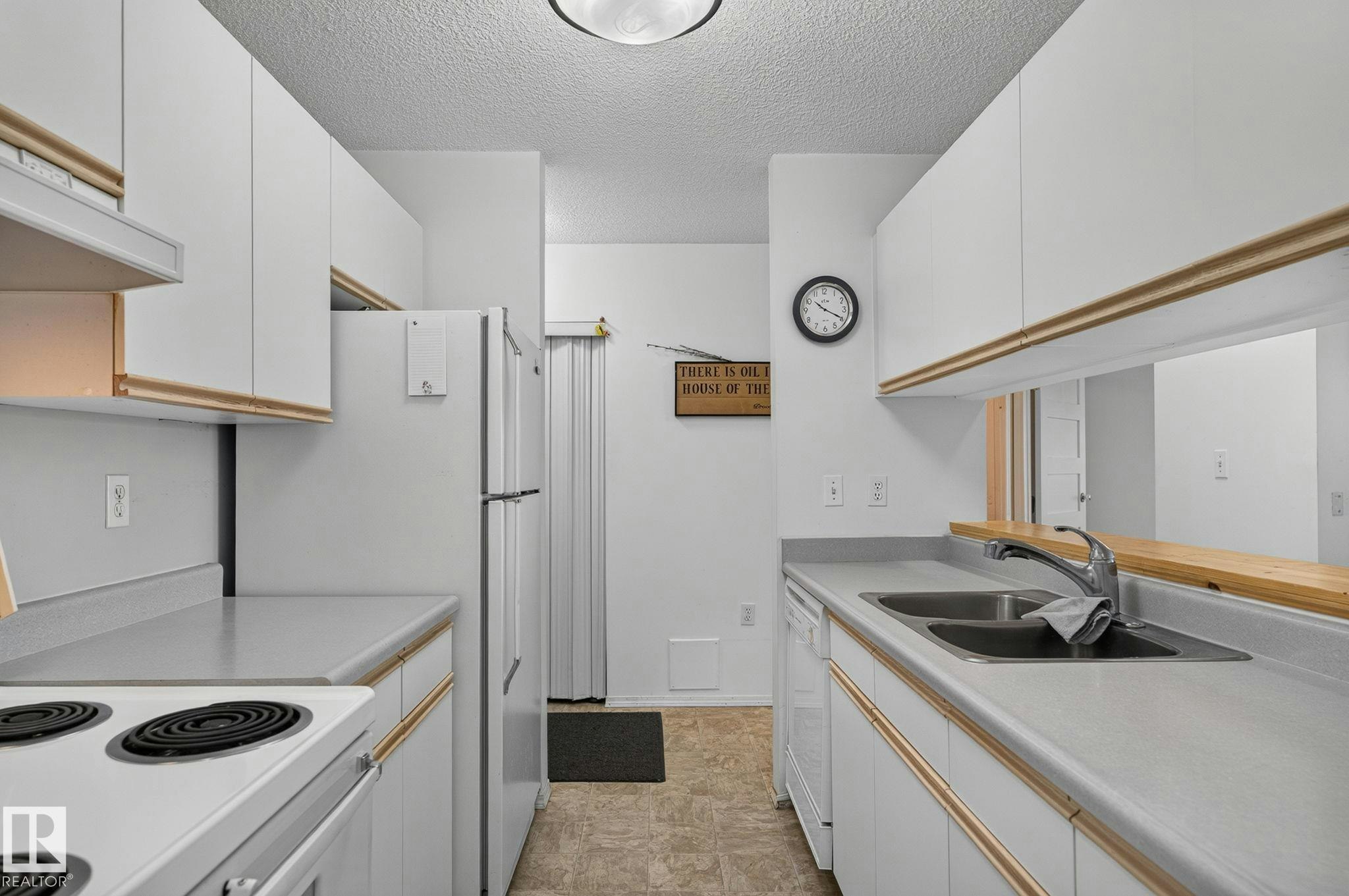 414-10636 120 Street, Edmonton, AB, T5H 4L5 - 12