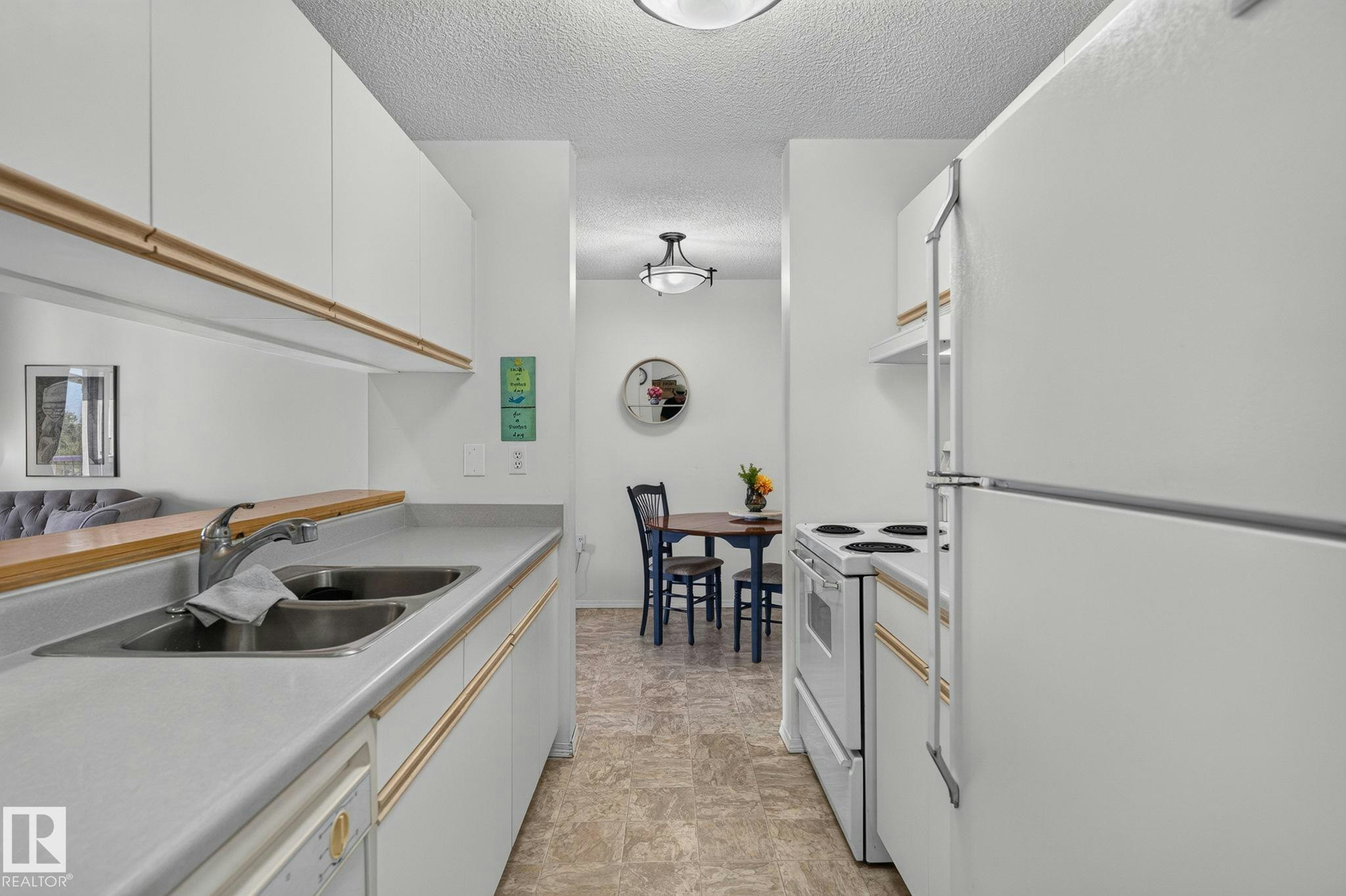 414-10636 120 Street, Edmonton, AB, T5H 4L5 - 8