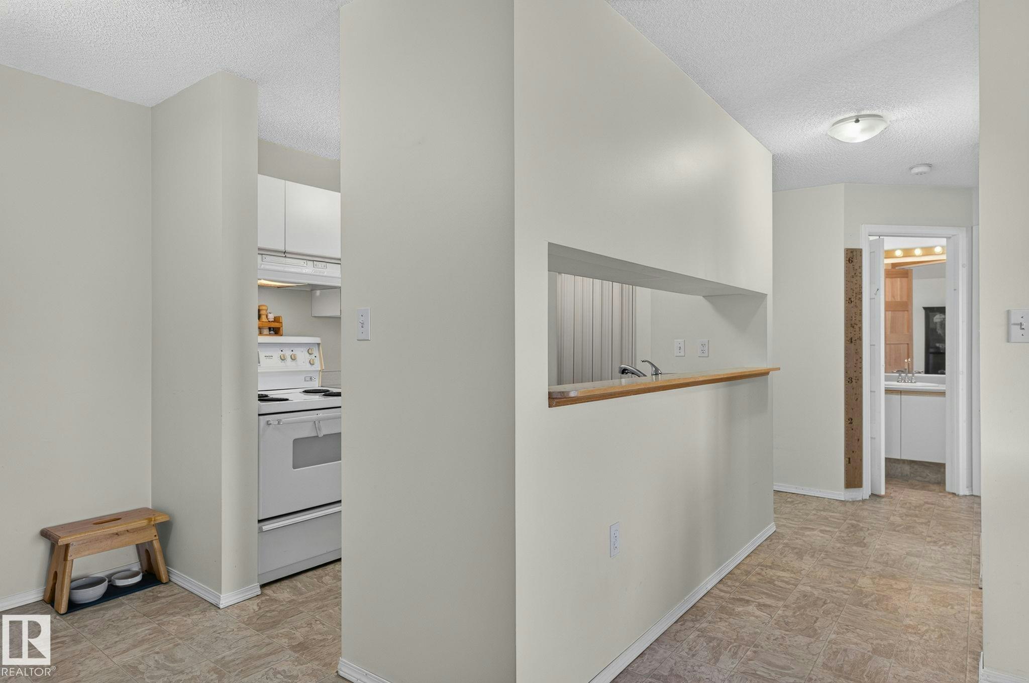 414-10636 120 Street, Edmonton, AB, T5H 4L5 - 9