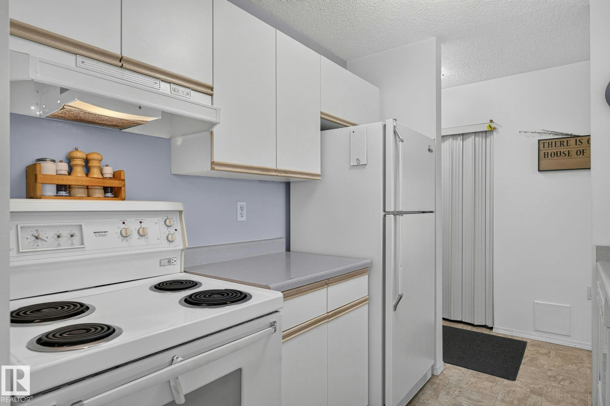 414-10636 120 Street, Edmonton, AB, T5H 4L5 - 10