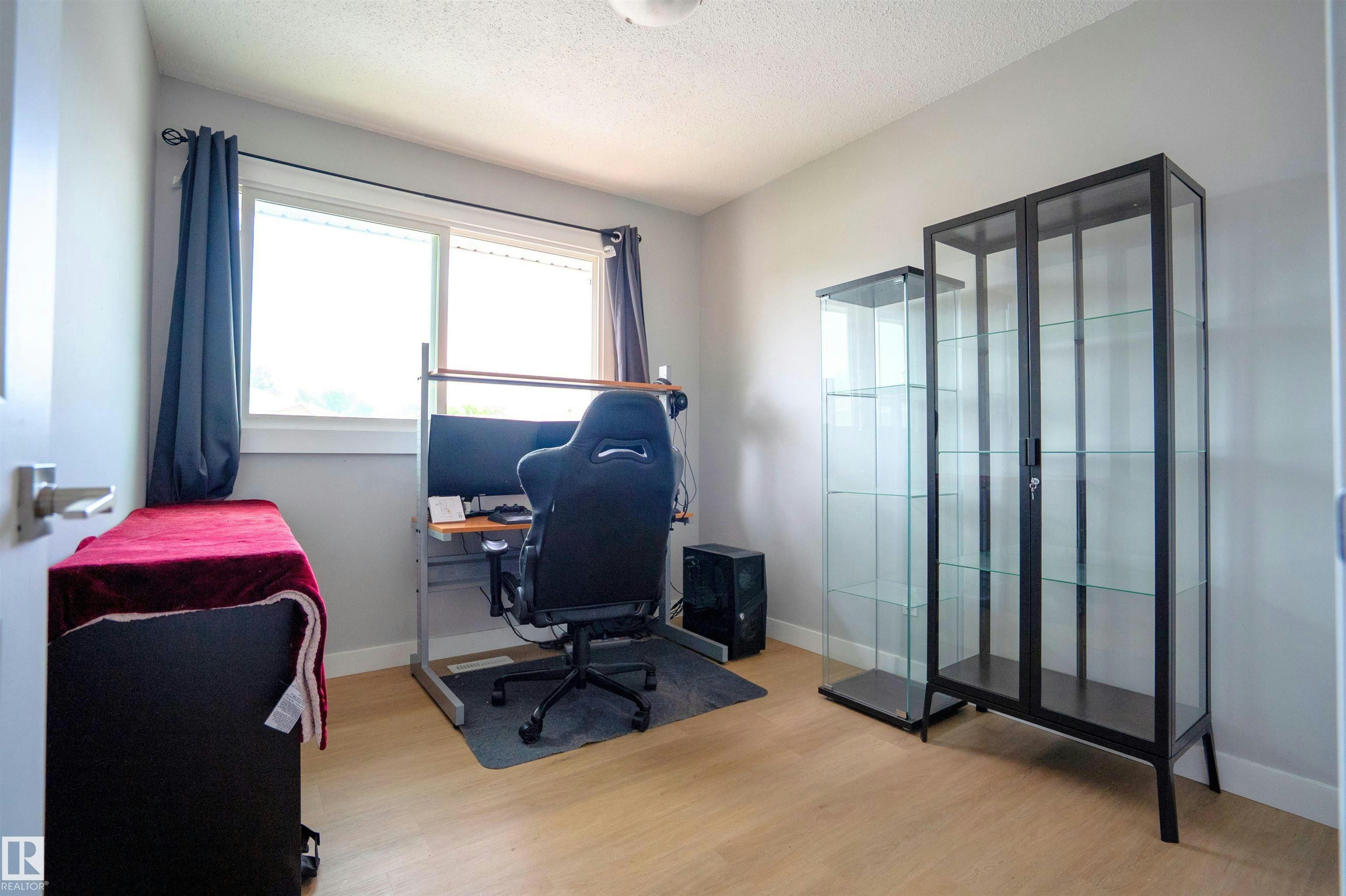 13225 47 Street, Edmonton, AB, T5A 3L5 - 27
