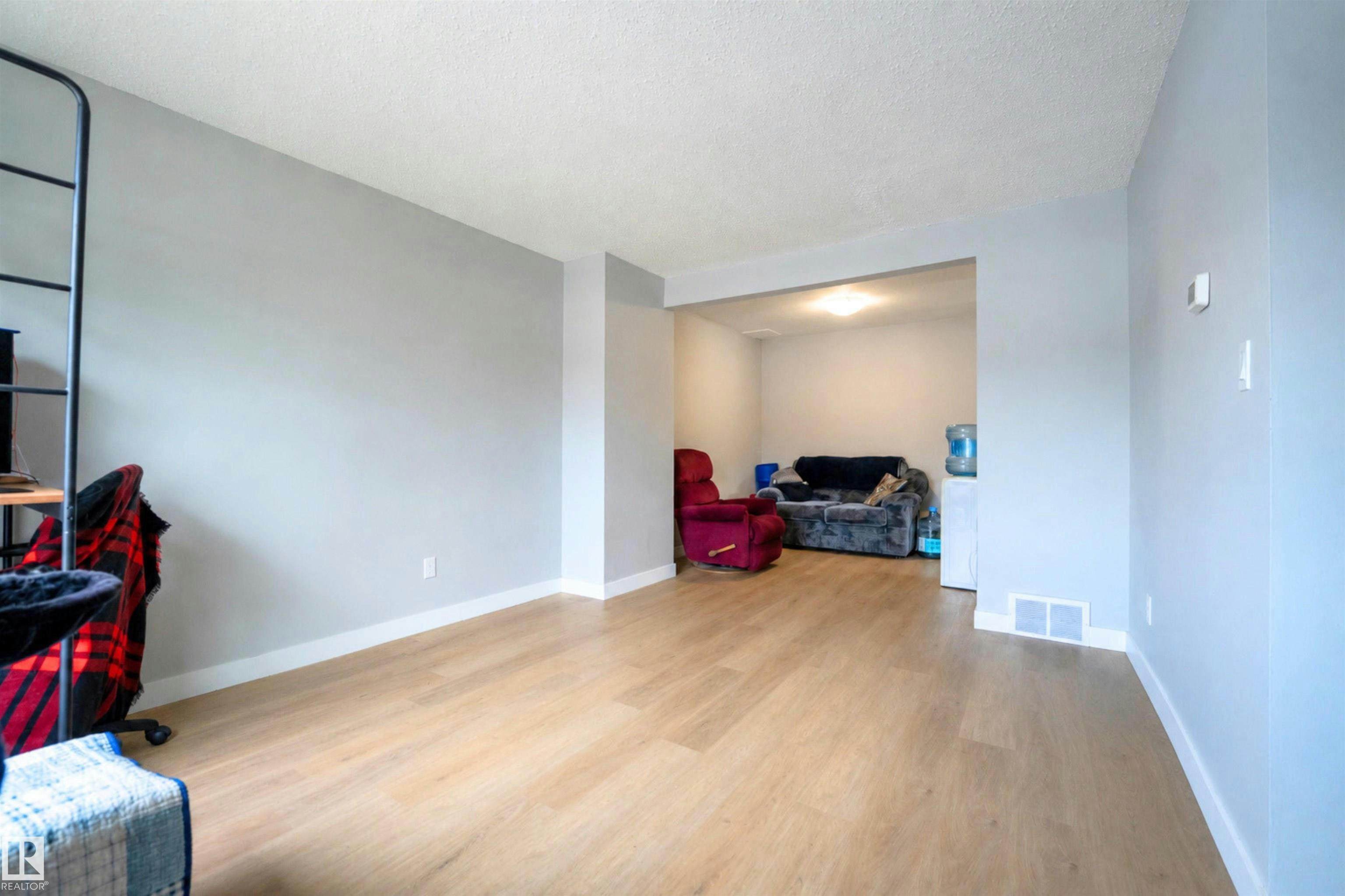 13225 47 Street, Edmonton, AB, T5A 3L5 - 13