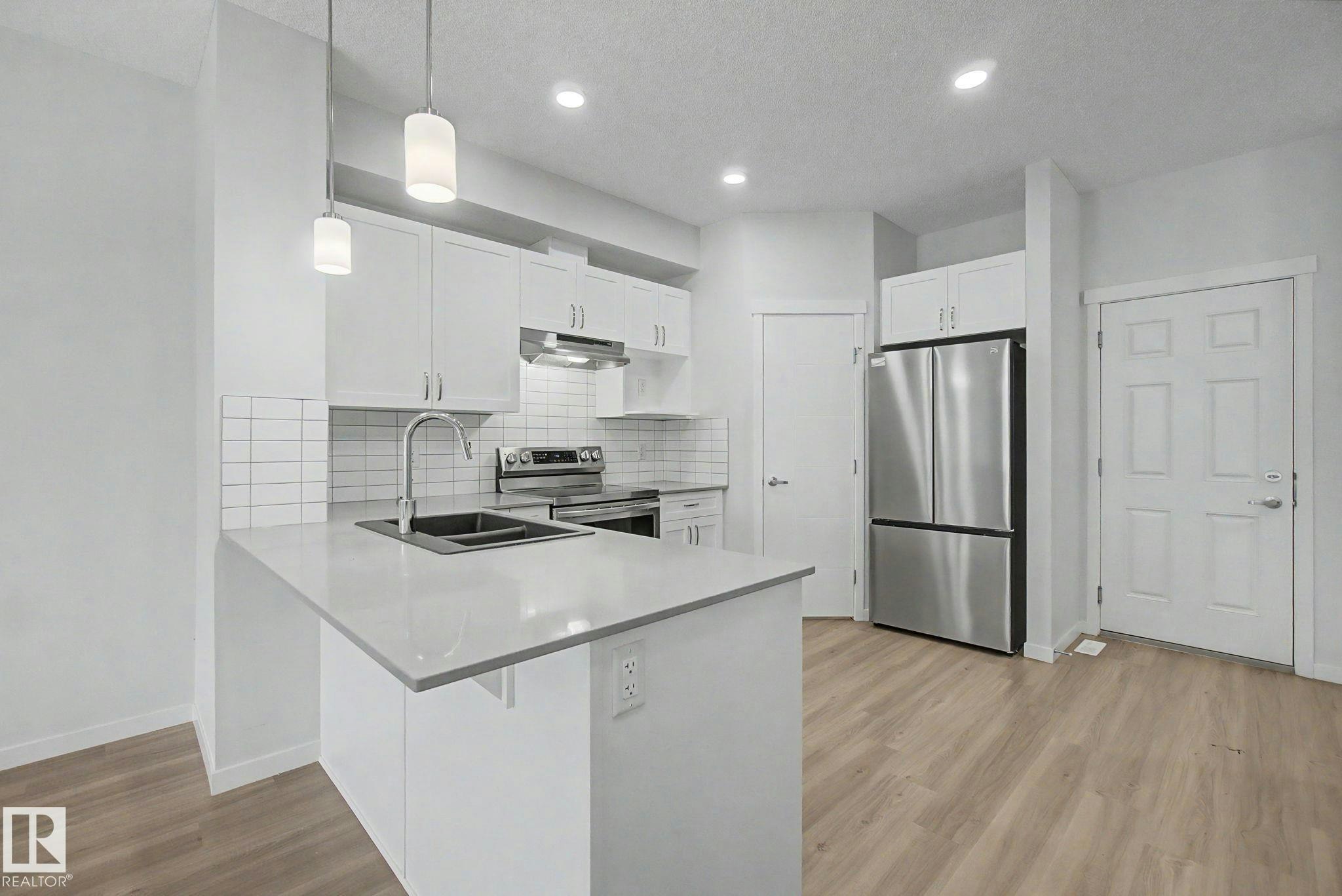 11929 35 Avenue, Edmonton, AB, T6W 4N3