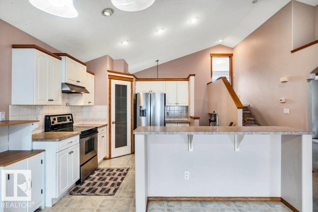4051 33 Street, Edmonton, AB, T6T 1P2 - 9