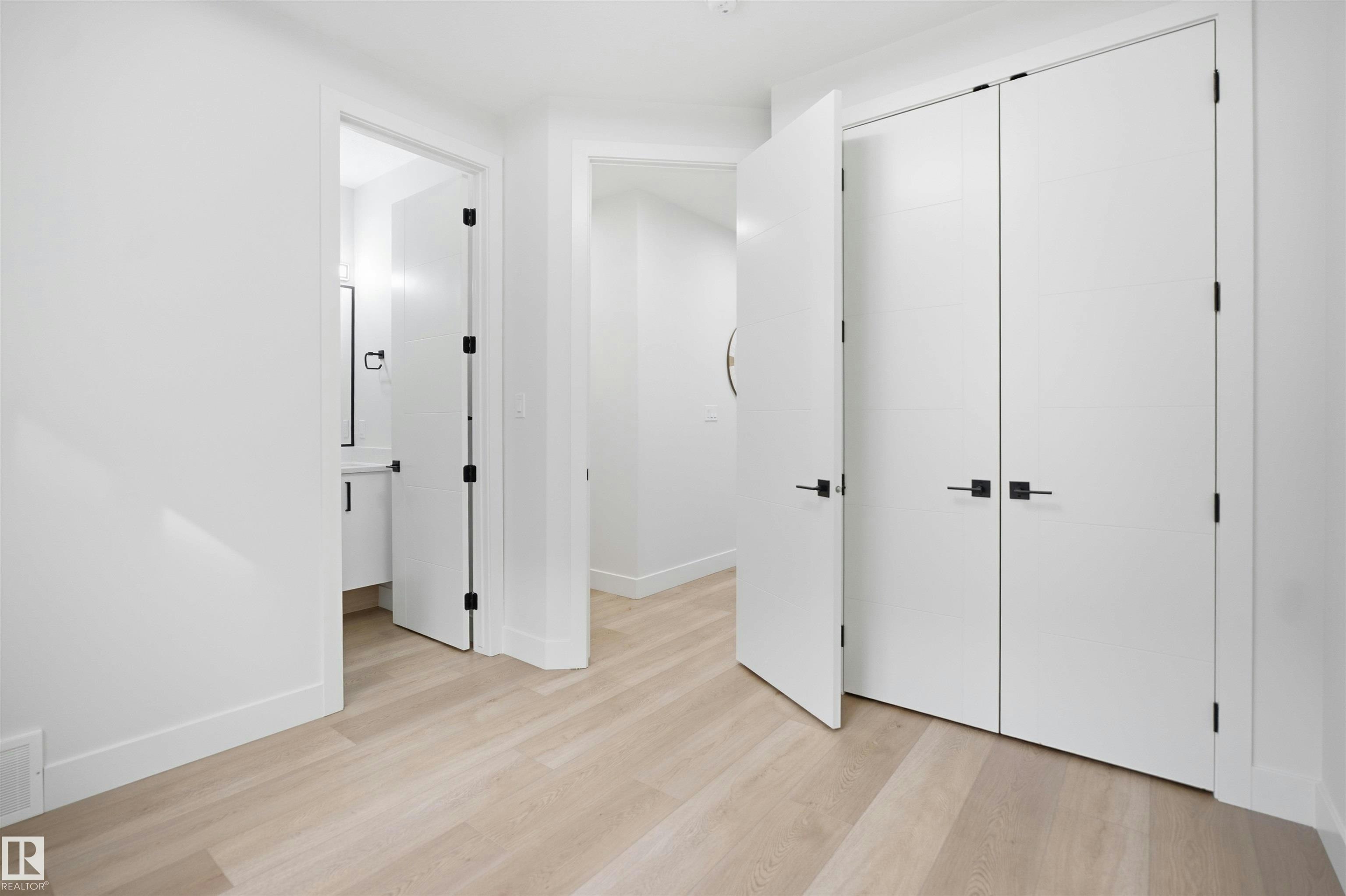 304 33 Avenue, Edmonton, AB, T6T 2V8 - 10