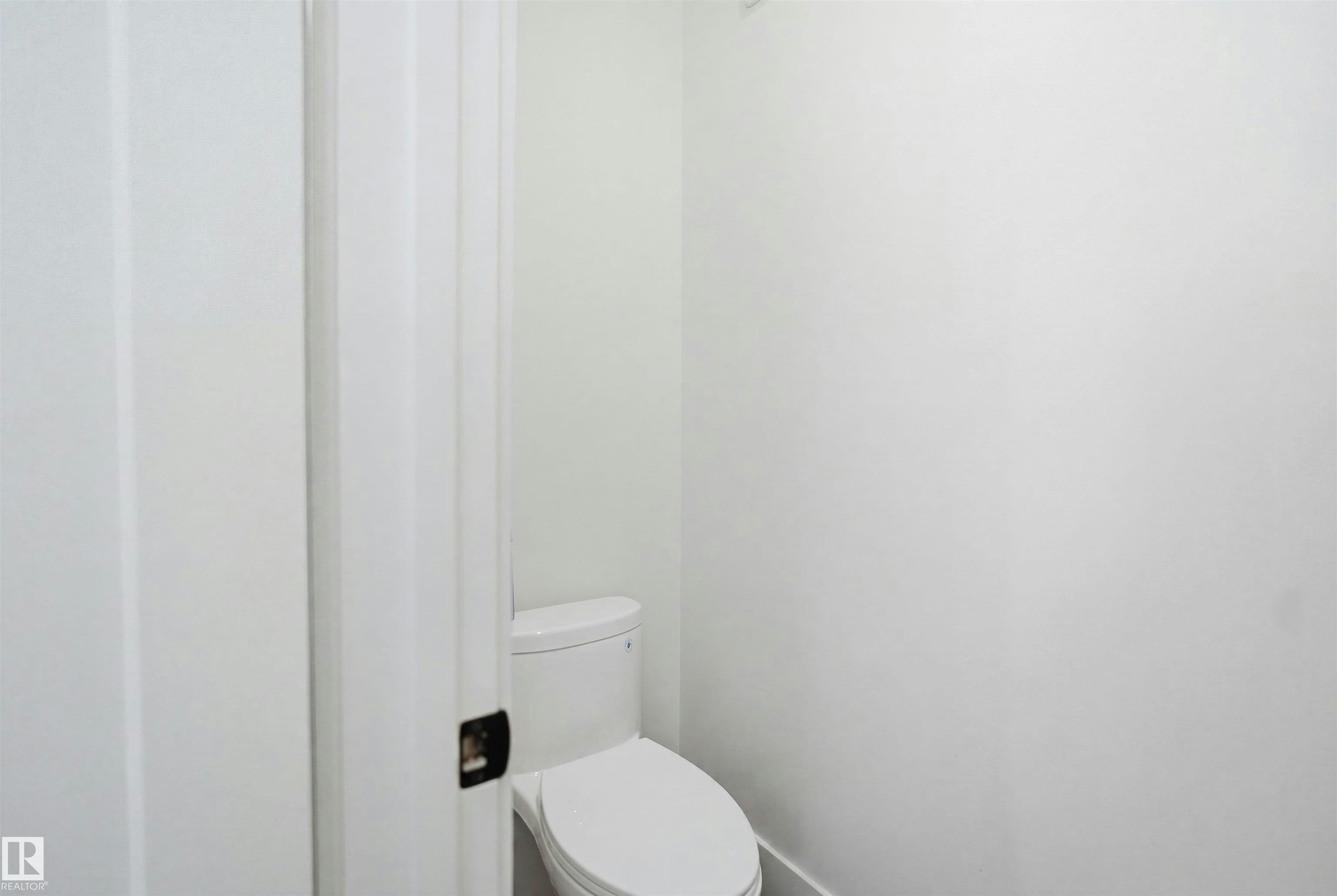 304 33 Avenue, Edmonton, AB, T6T 2V8 - 39